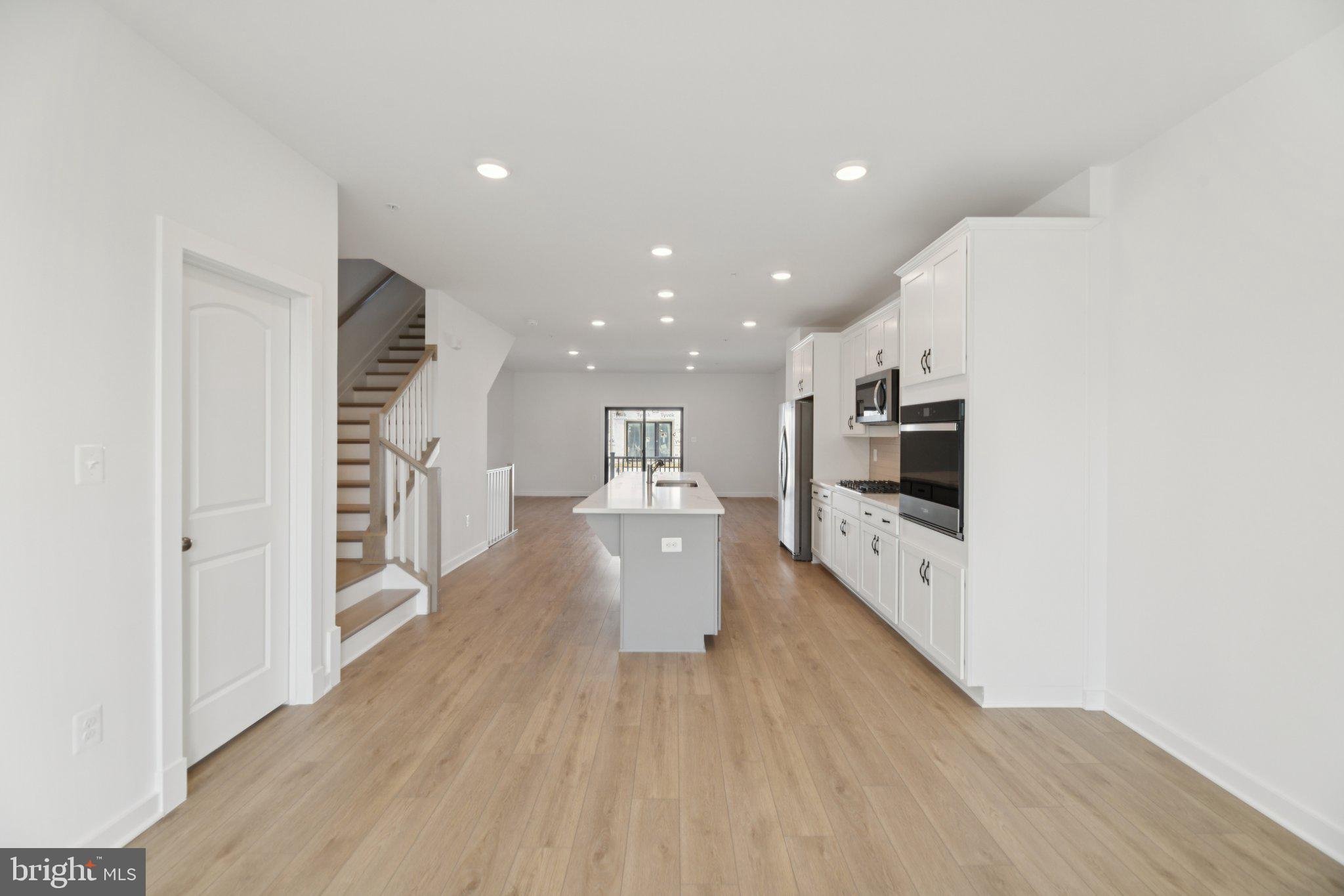 Real estate listing preview #10