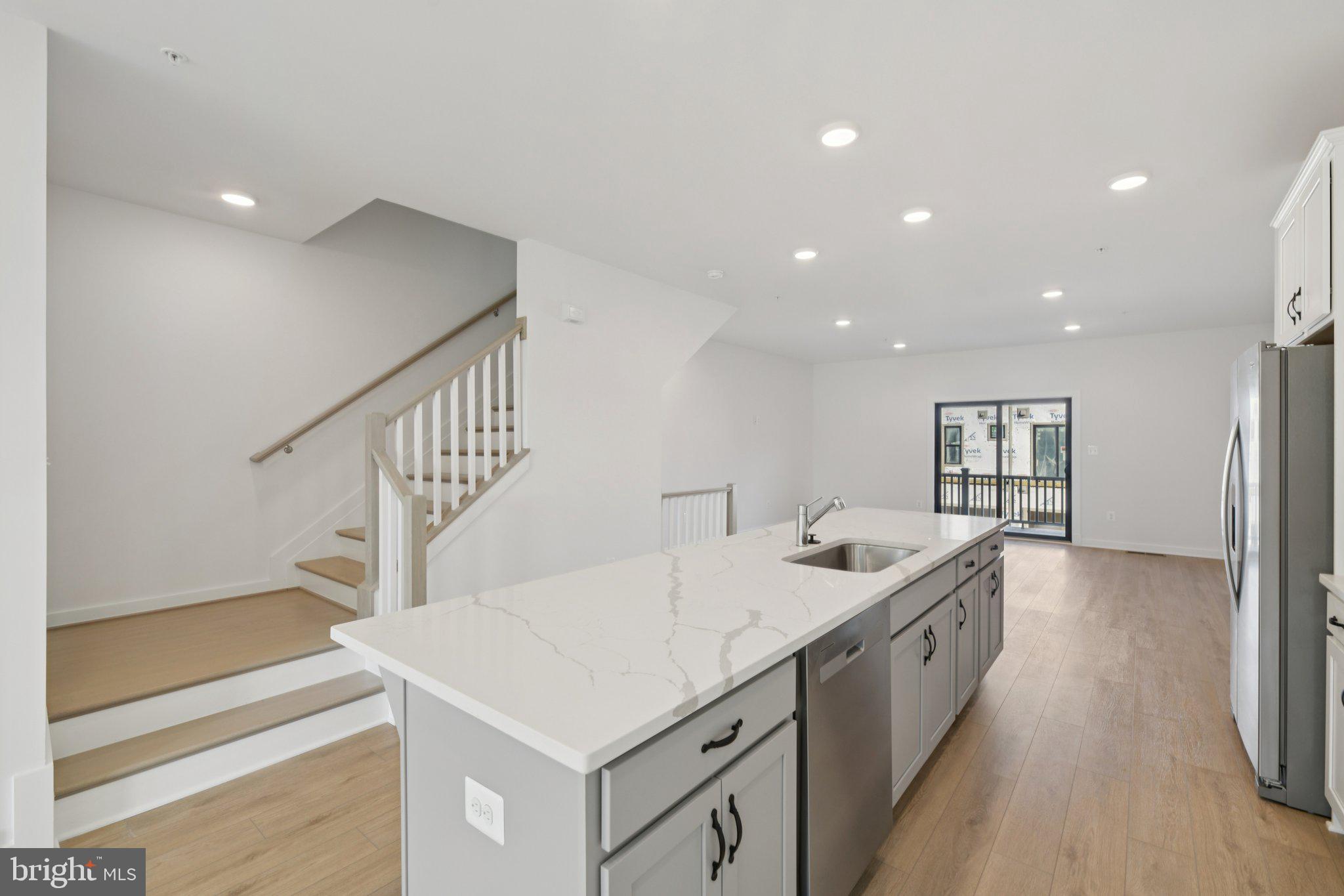 Real estate listing preview #7