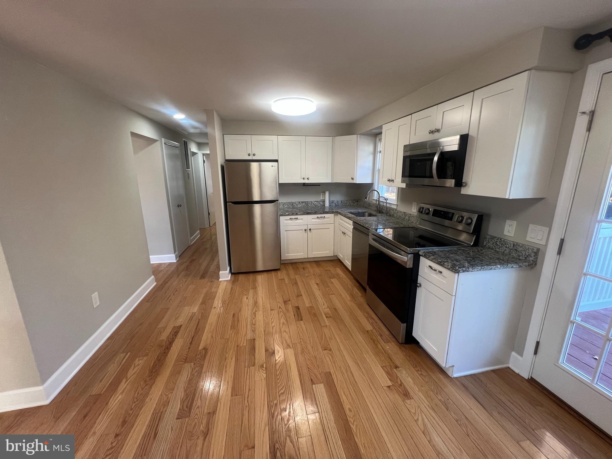 Real estate listing preview #6