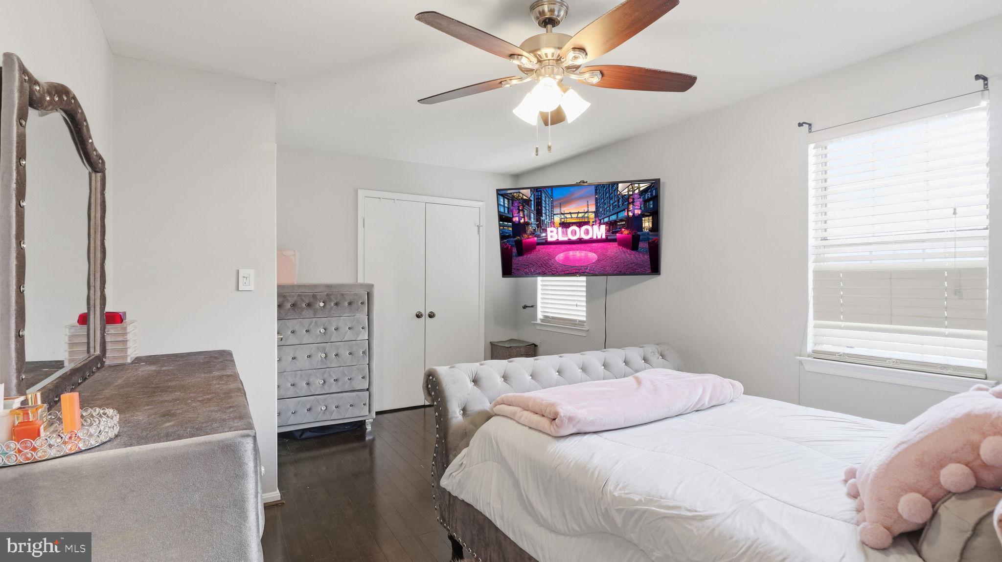 Real estate listing preview #14