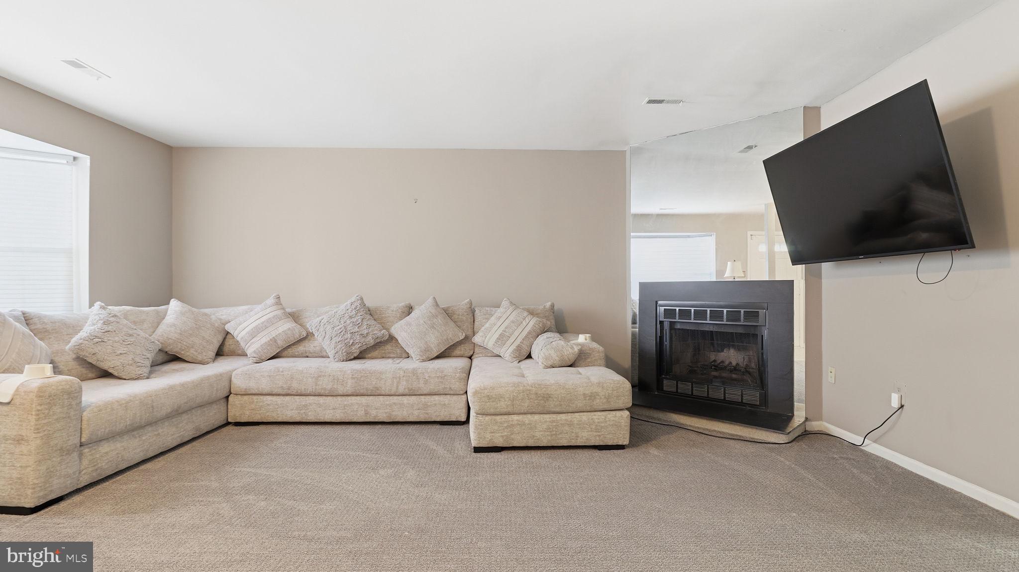 Real estate listing preview #4