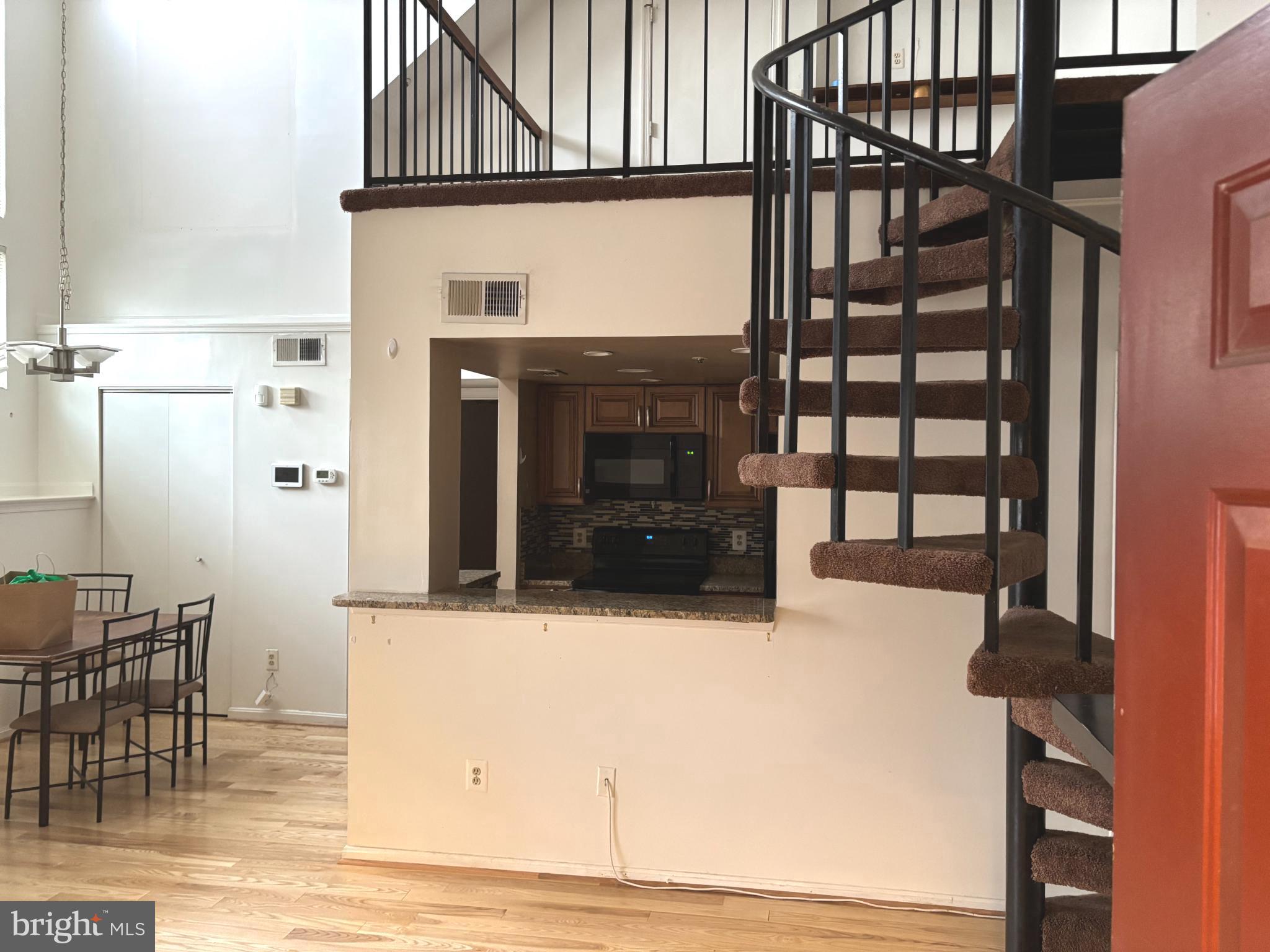 Real estate listing preview #4