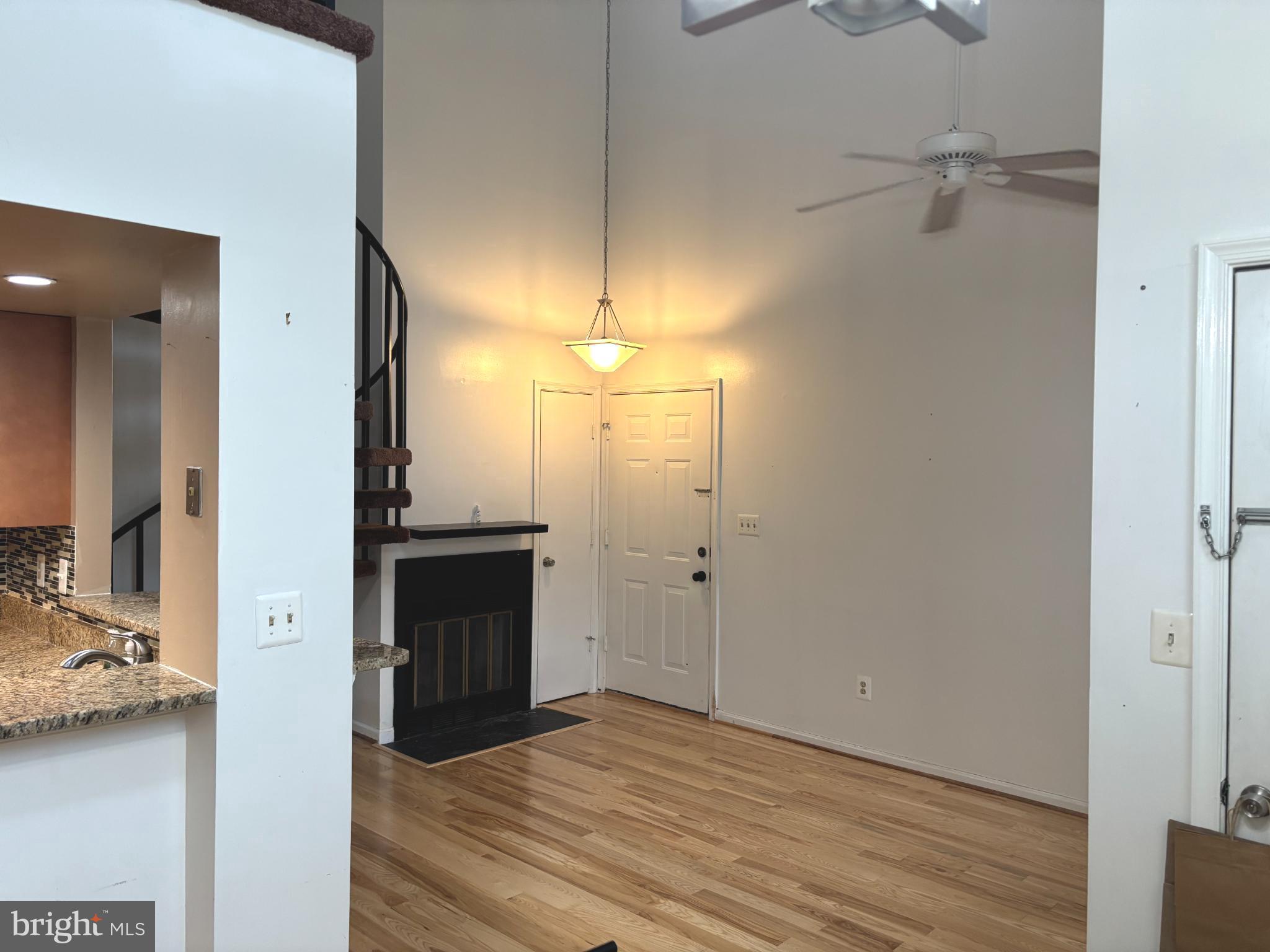 Real estate listing preview #9