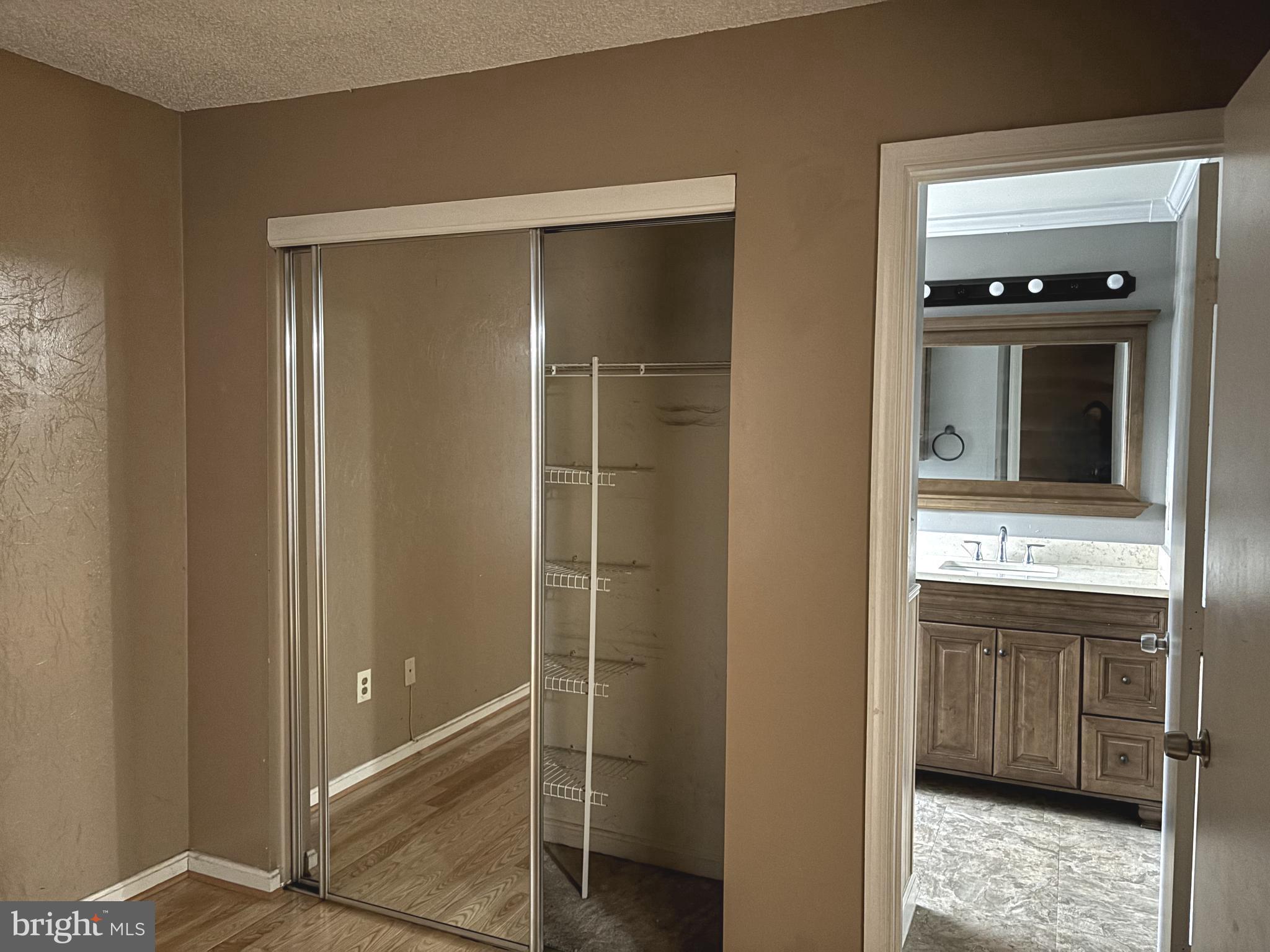 Real estate listing preview #17