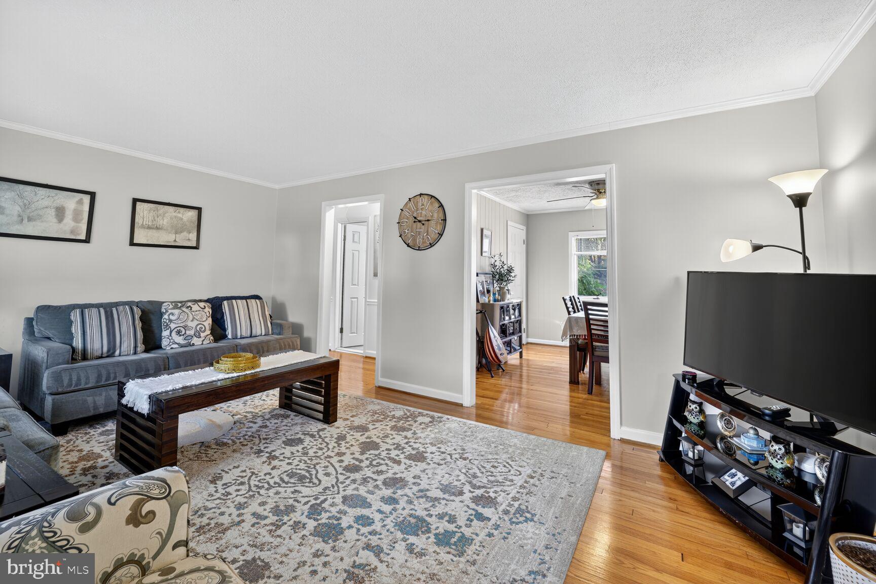 Real estate listing preview #12