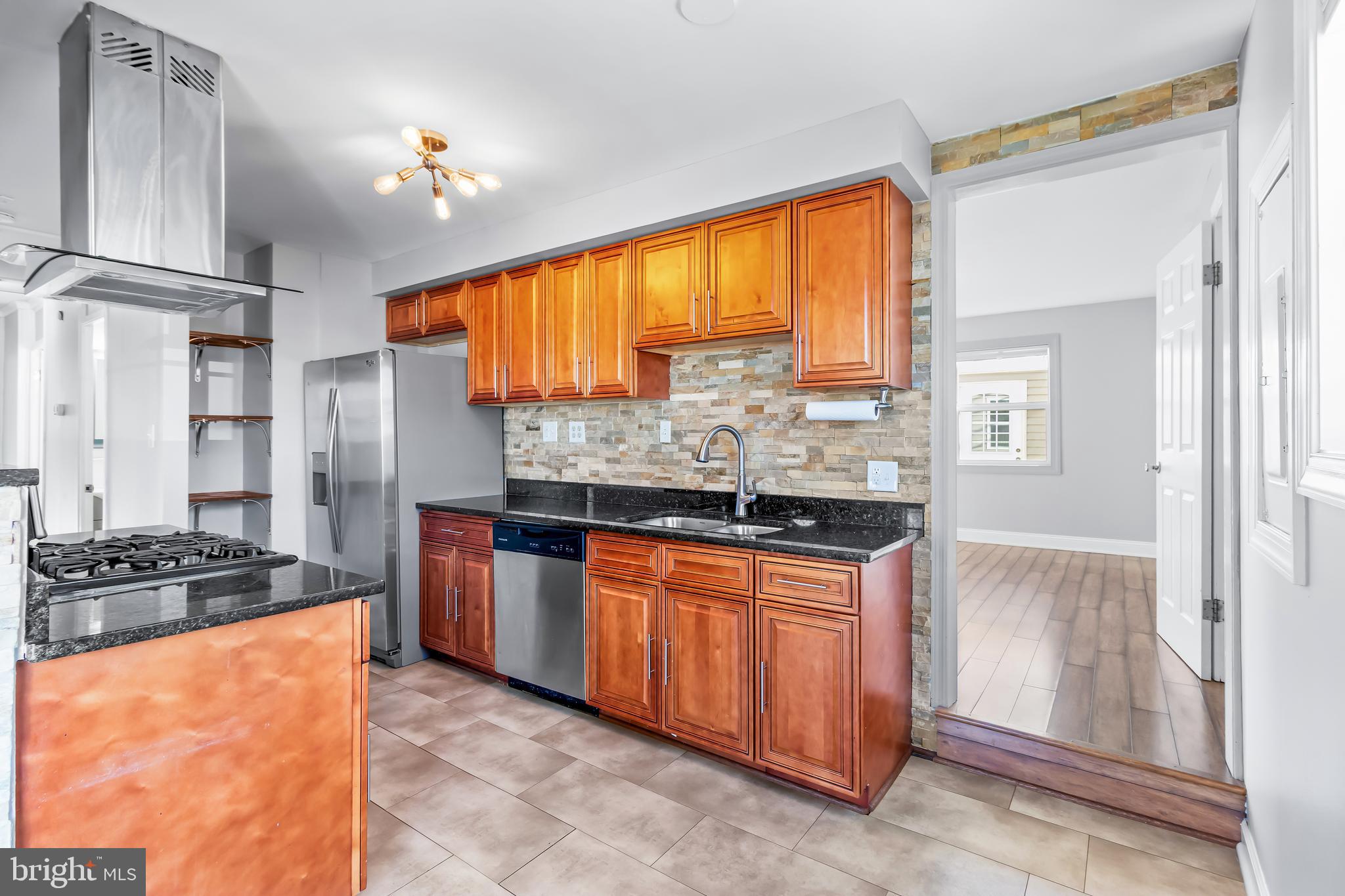 Real estate listing preview #8