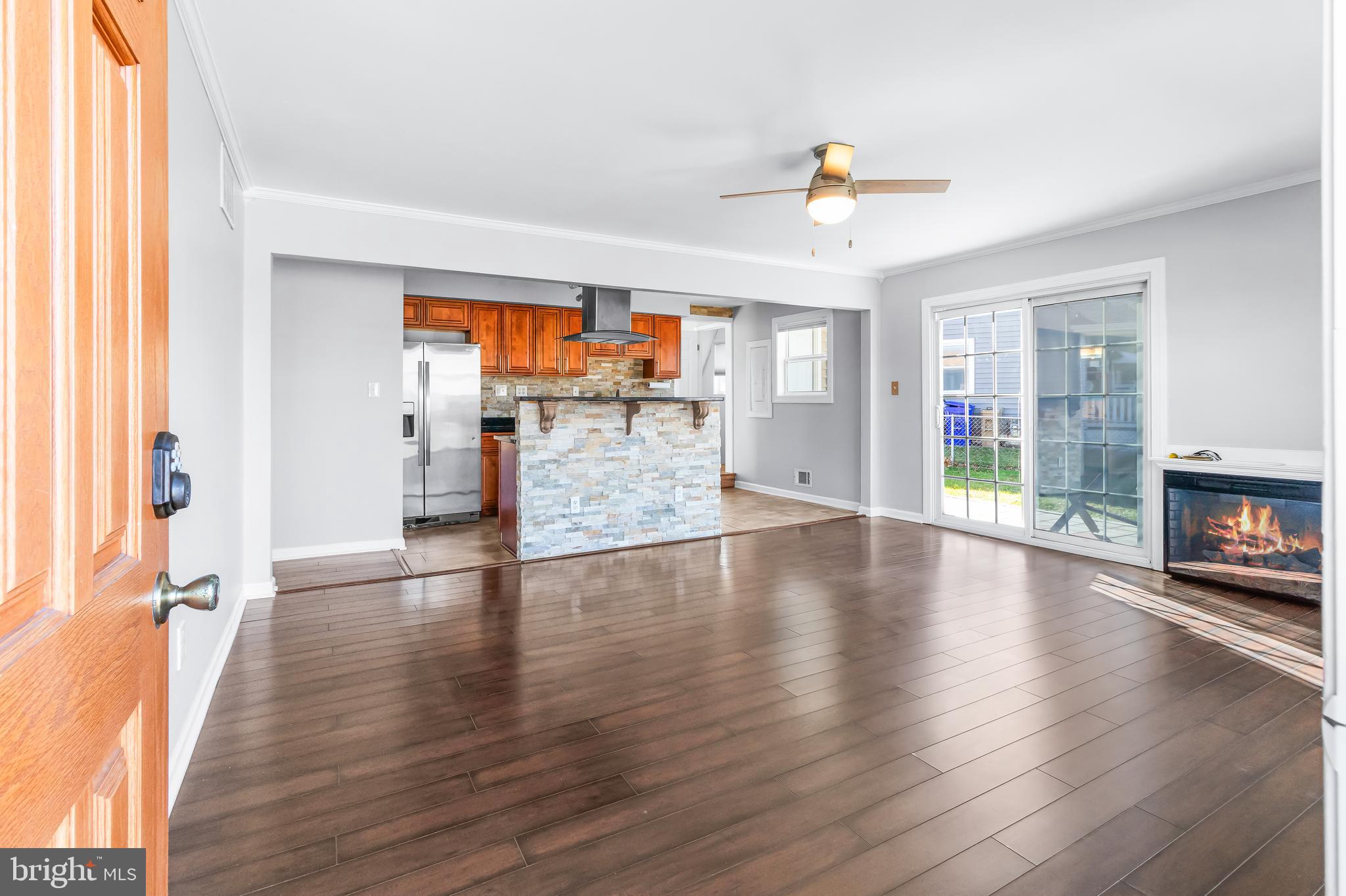 Real estate listing preview #6