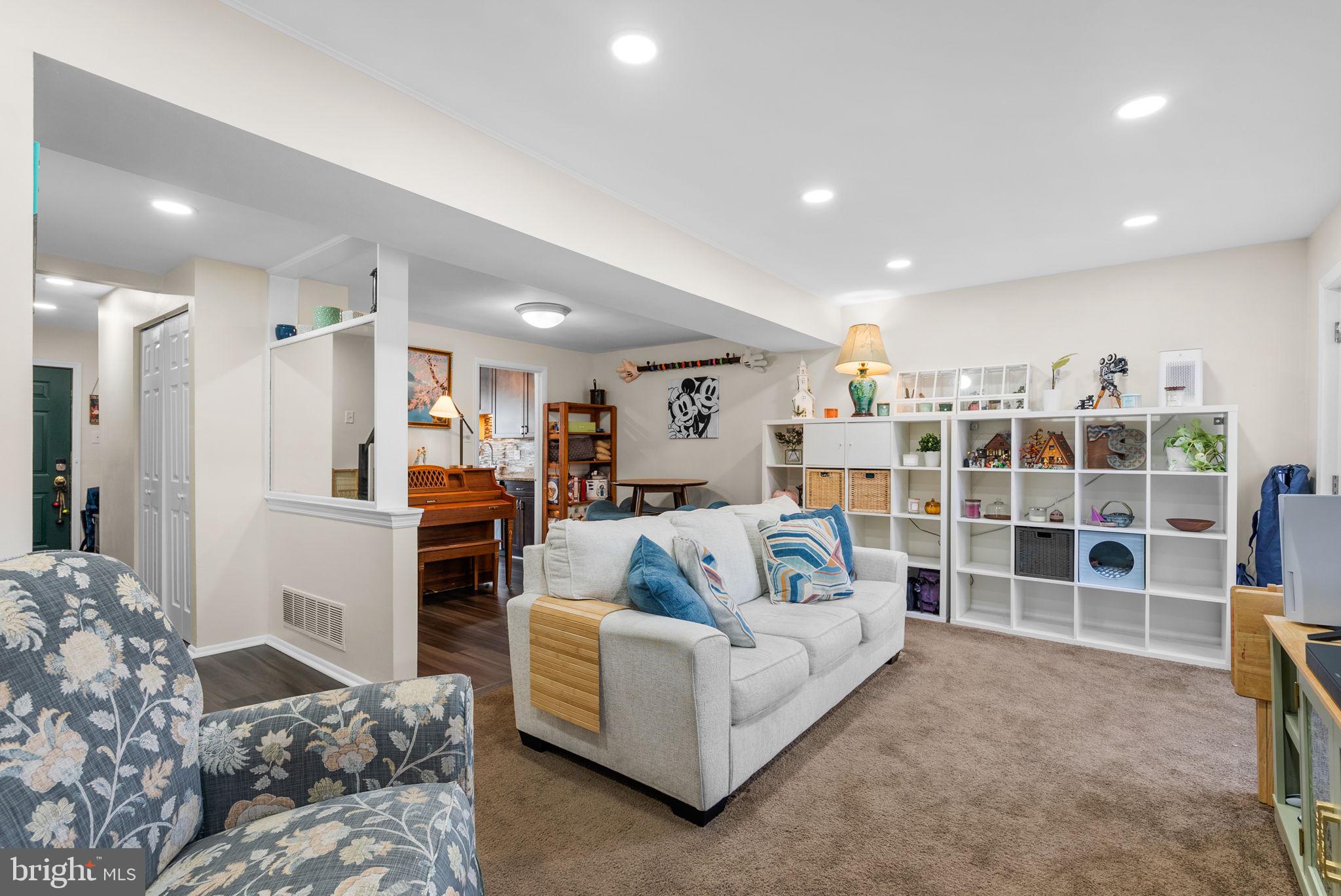 Real estate listing preview #11