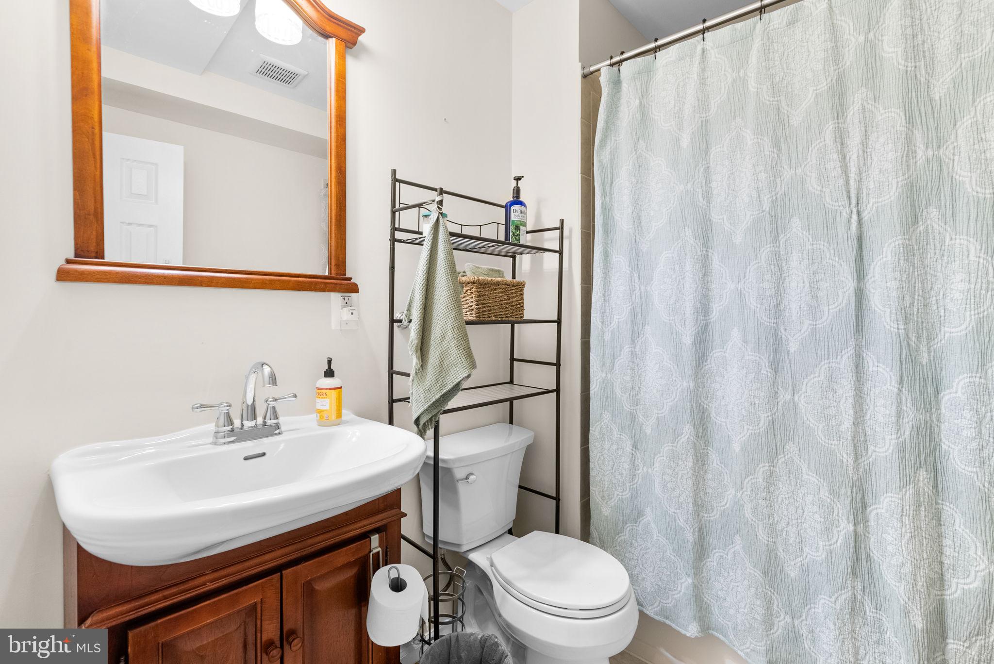 Real estate listing preview #24