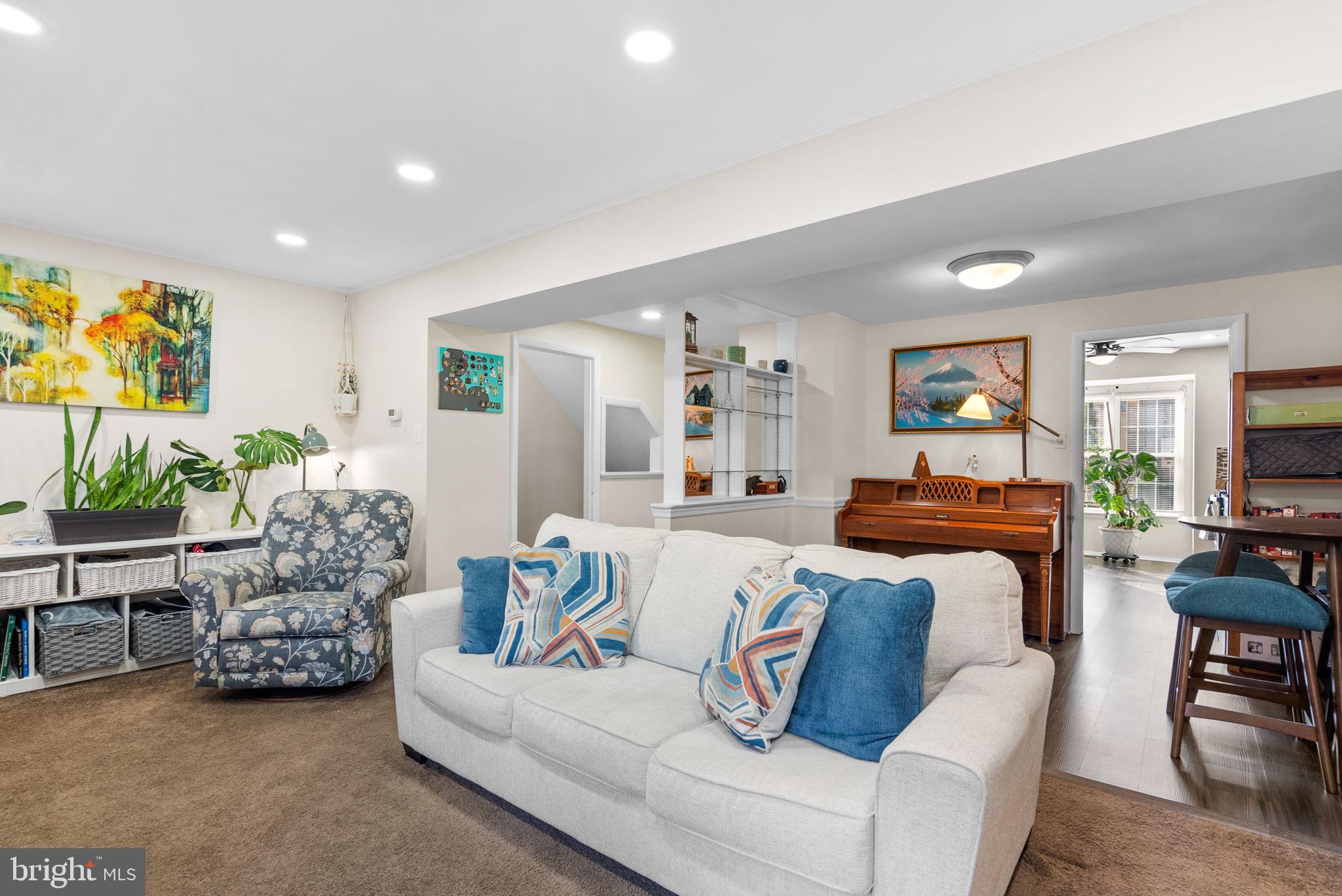 Real estate listing preview #12