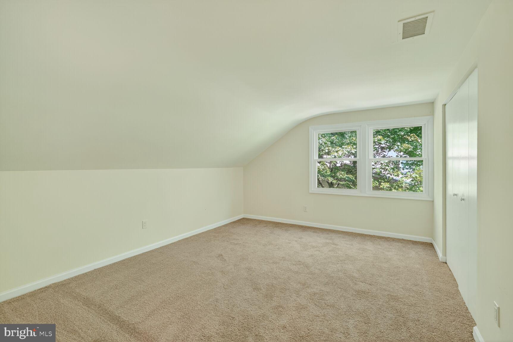 Real estate listing preview #18