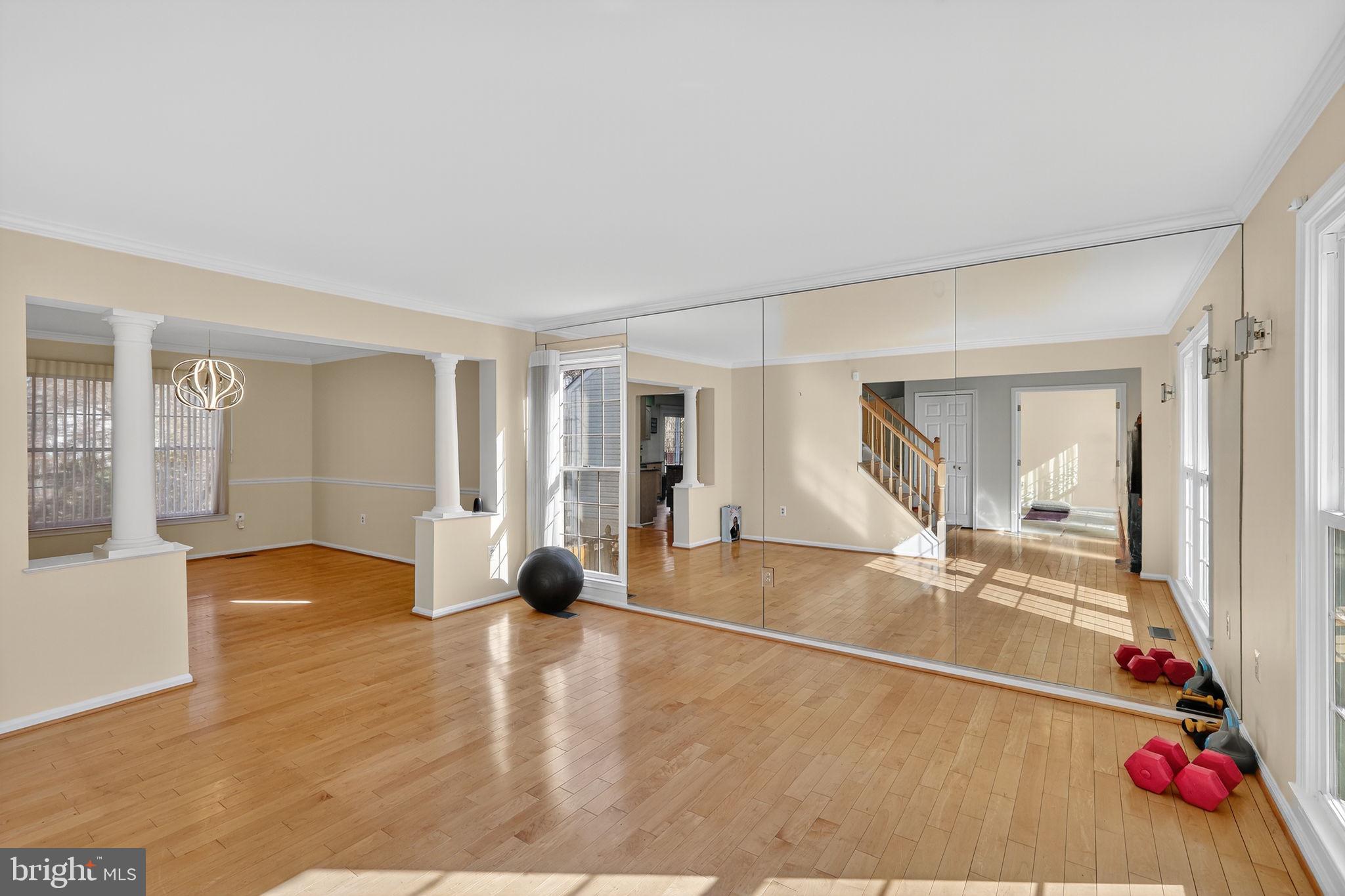 Real estate listing preview #11