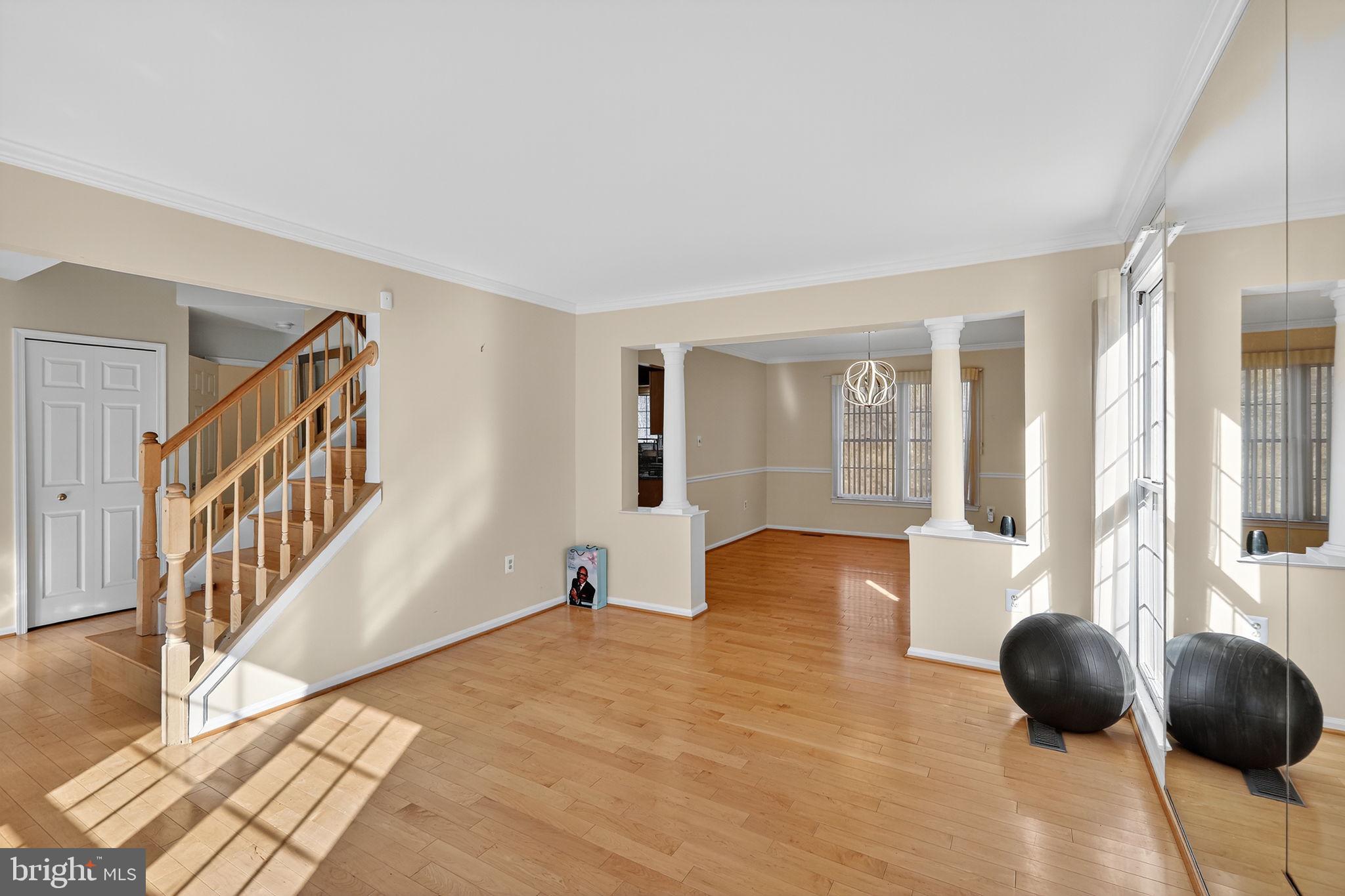 Real estate listing preview #12