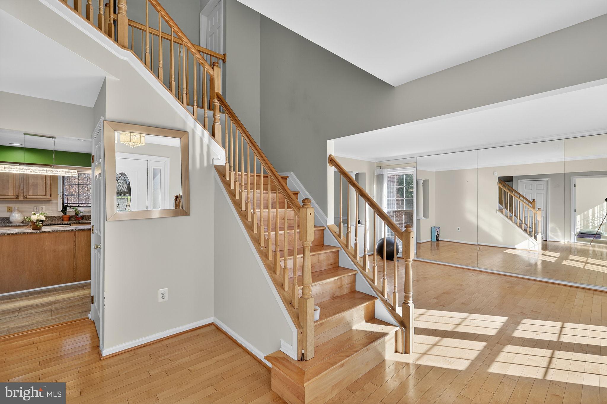 Real estate listing preview #8