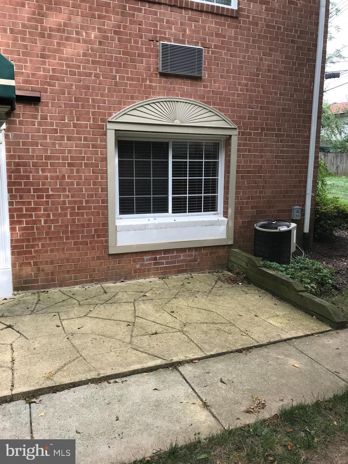 Real estate listing preview #2