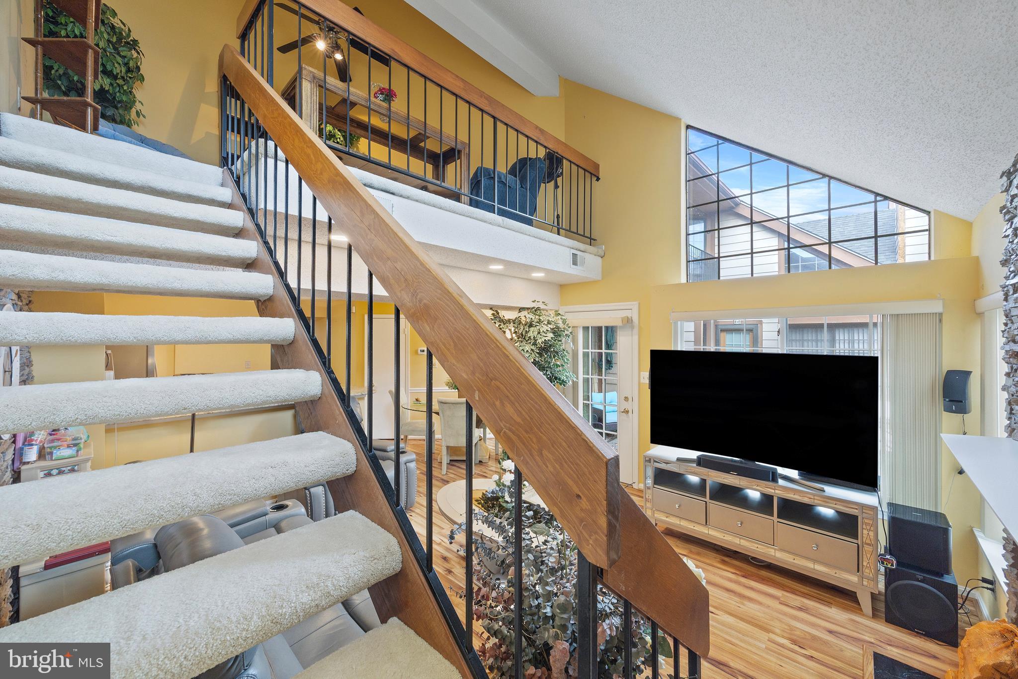 Real estate listing preview #24