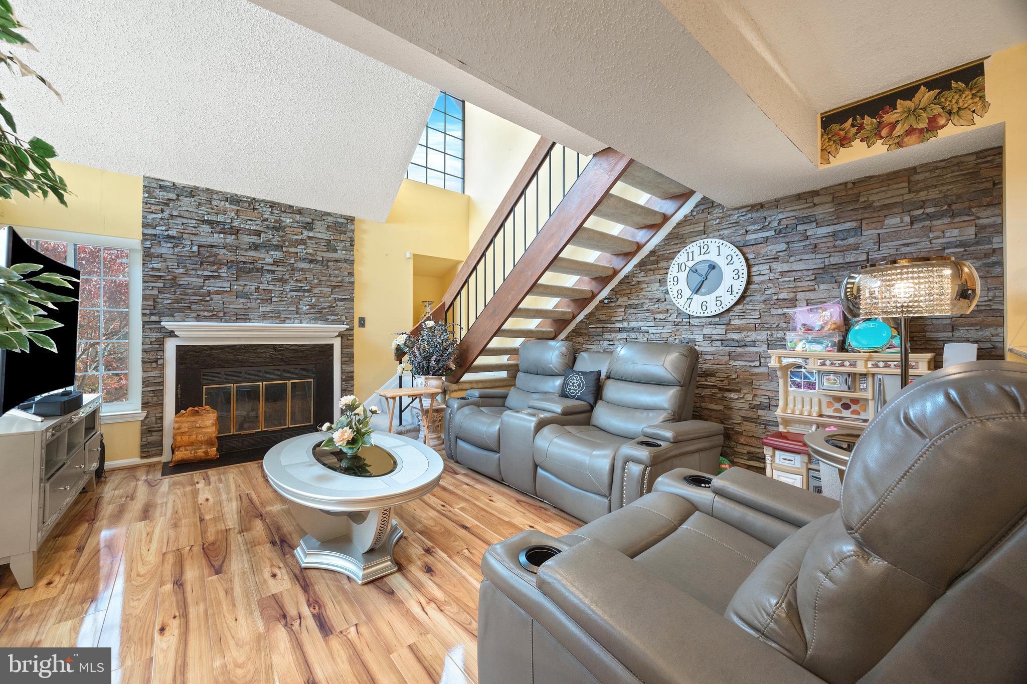 Real estate listing preview #4