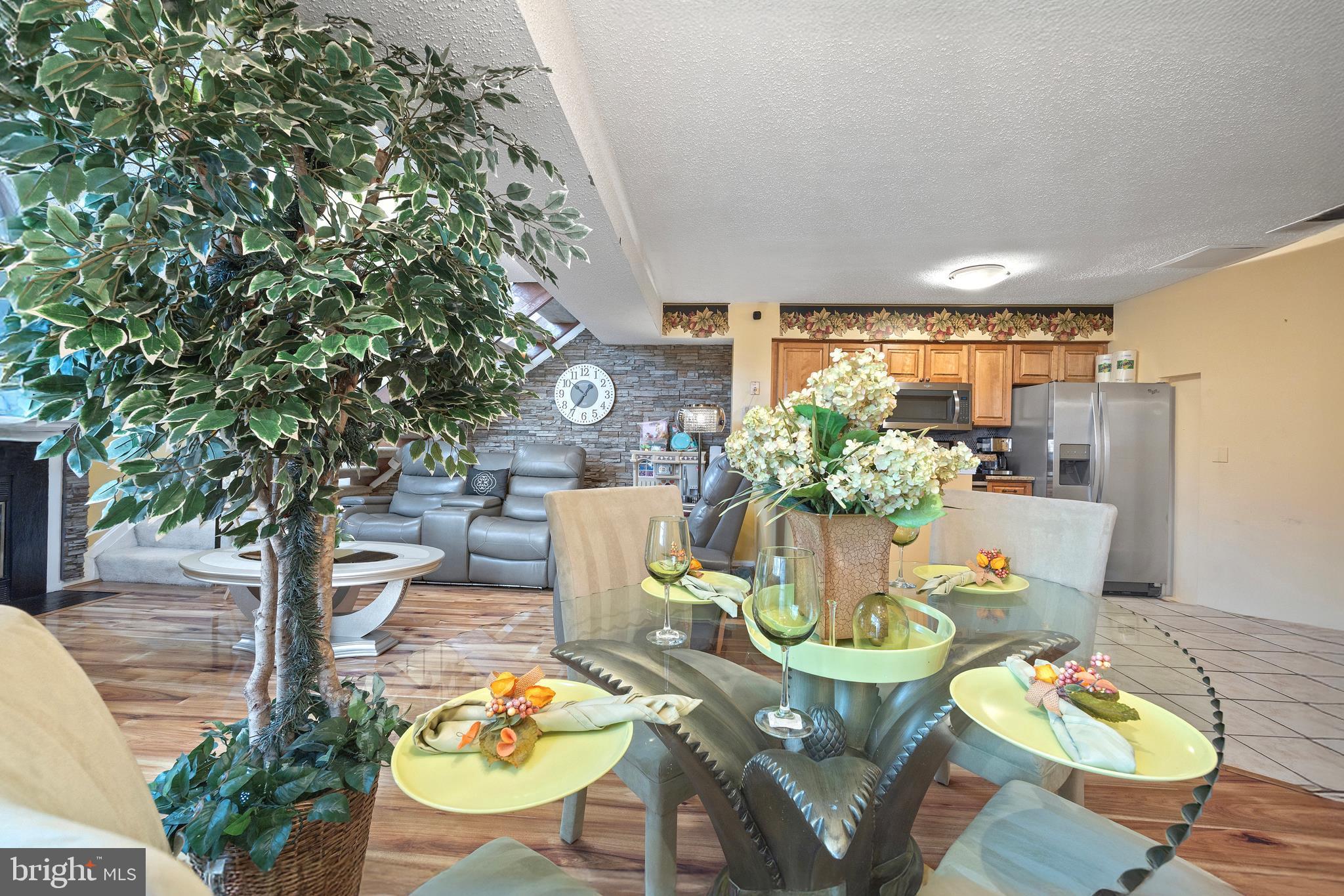 Real estate listing preview #11