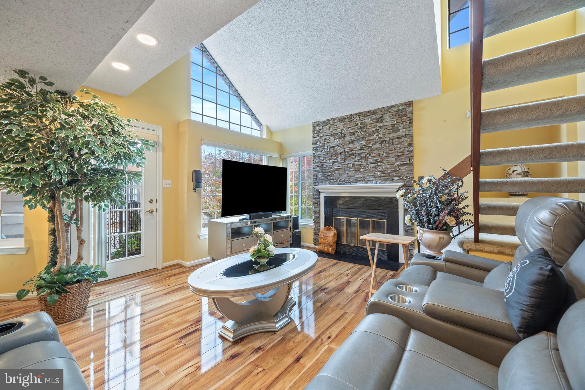 Real estate listing preview #1