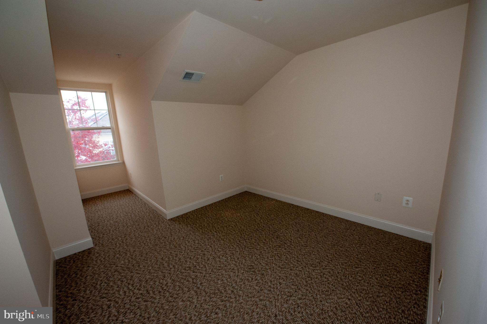 Real estate listing preview #18