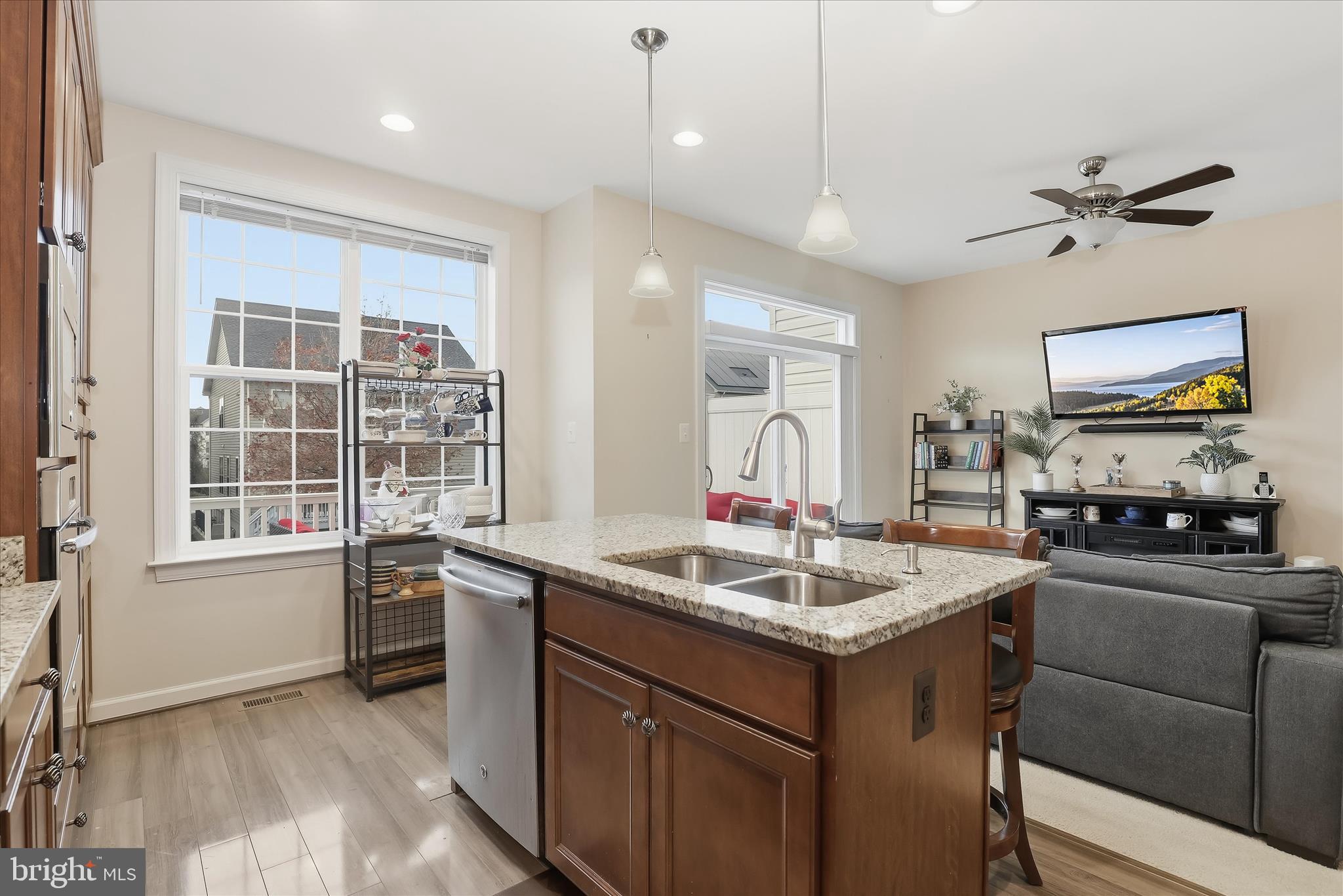 Real estate listing preview #12