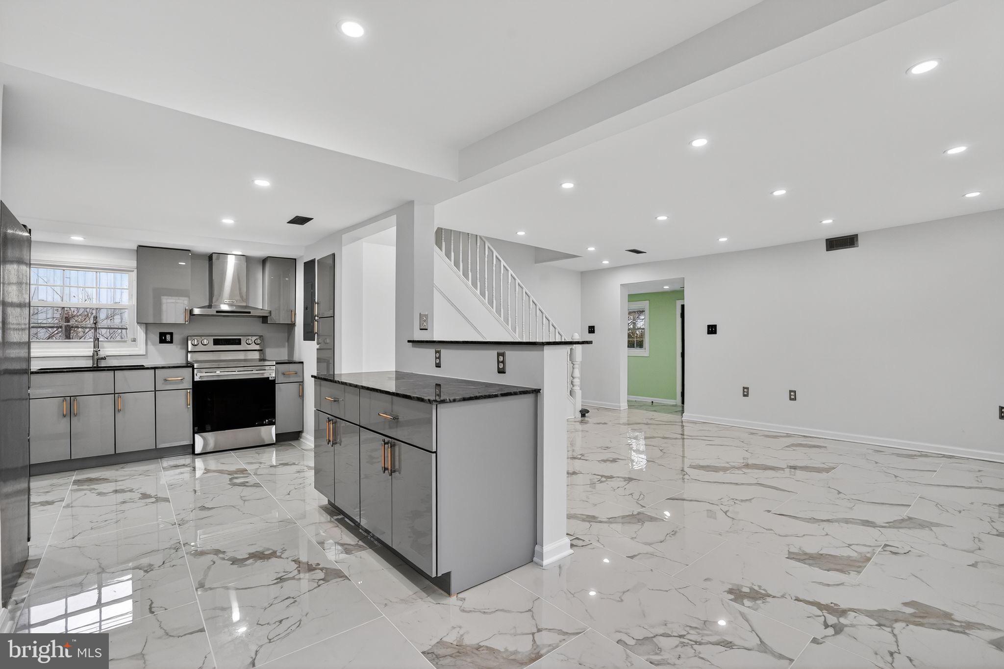 Real estate listing preview #9