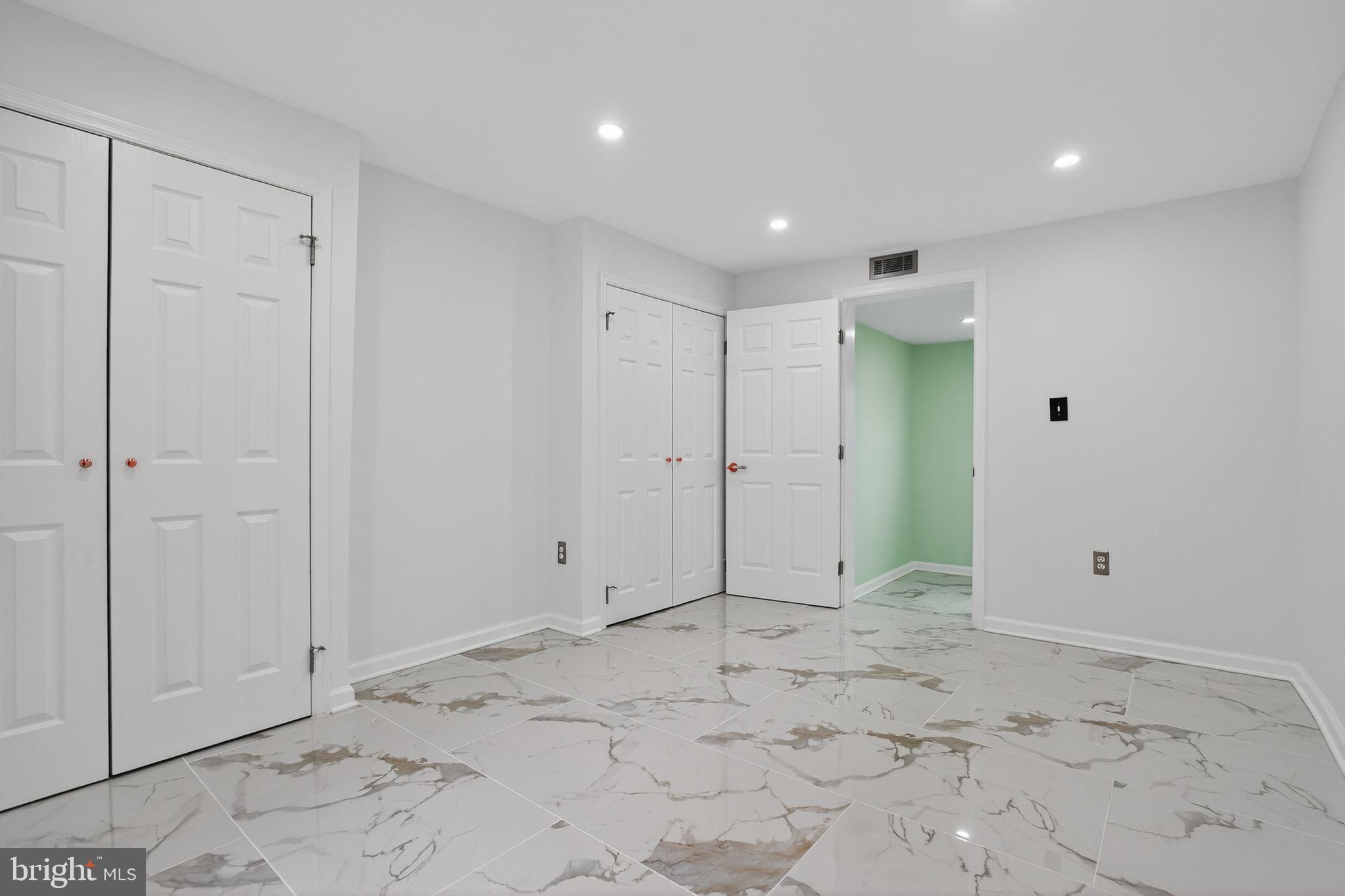 Real estate listing preview #14