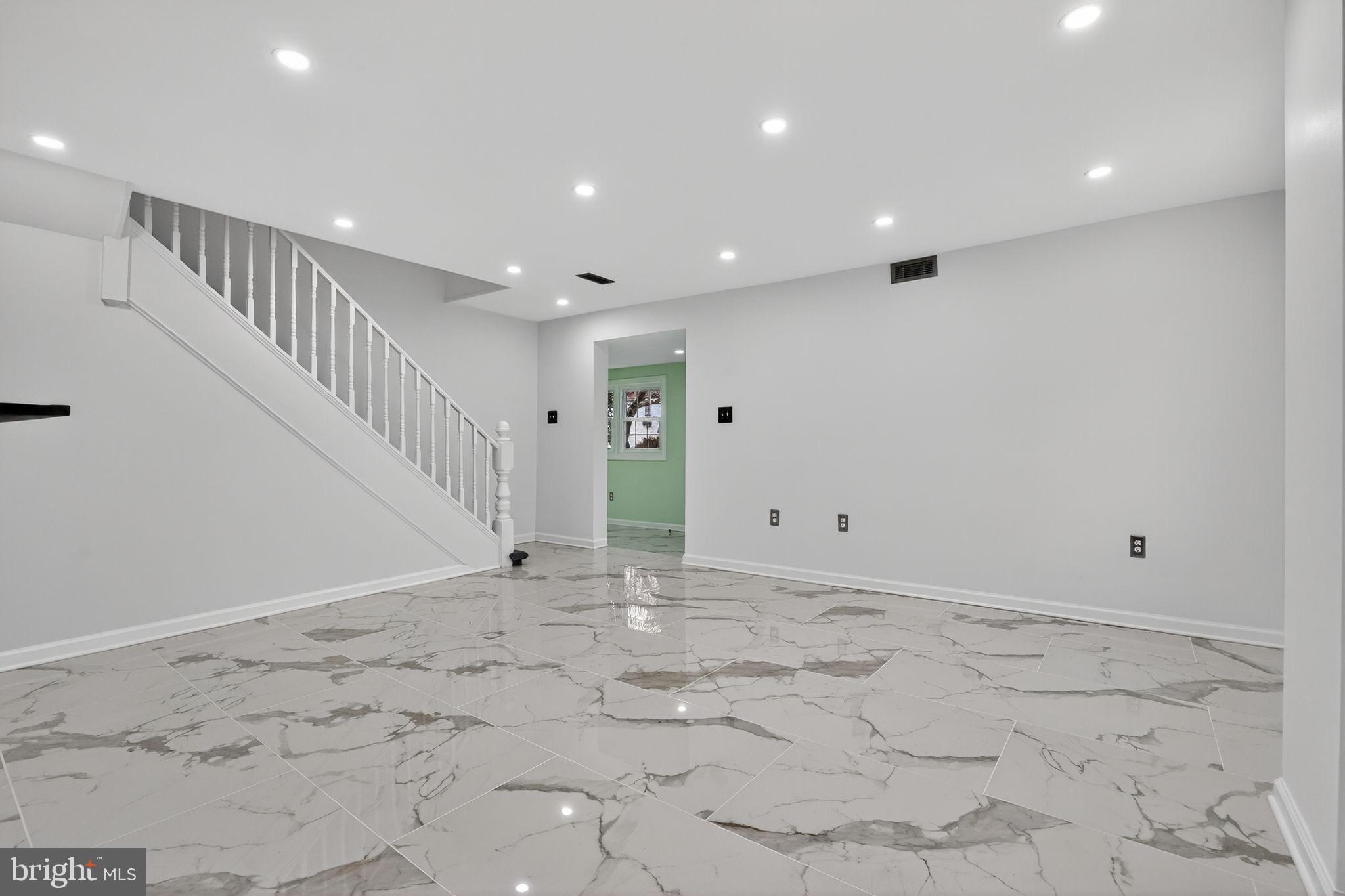 Real estate listing preview #7