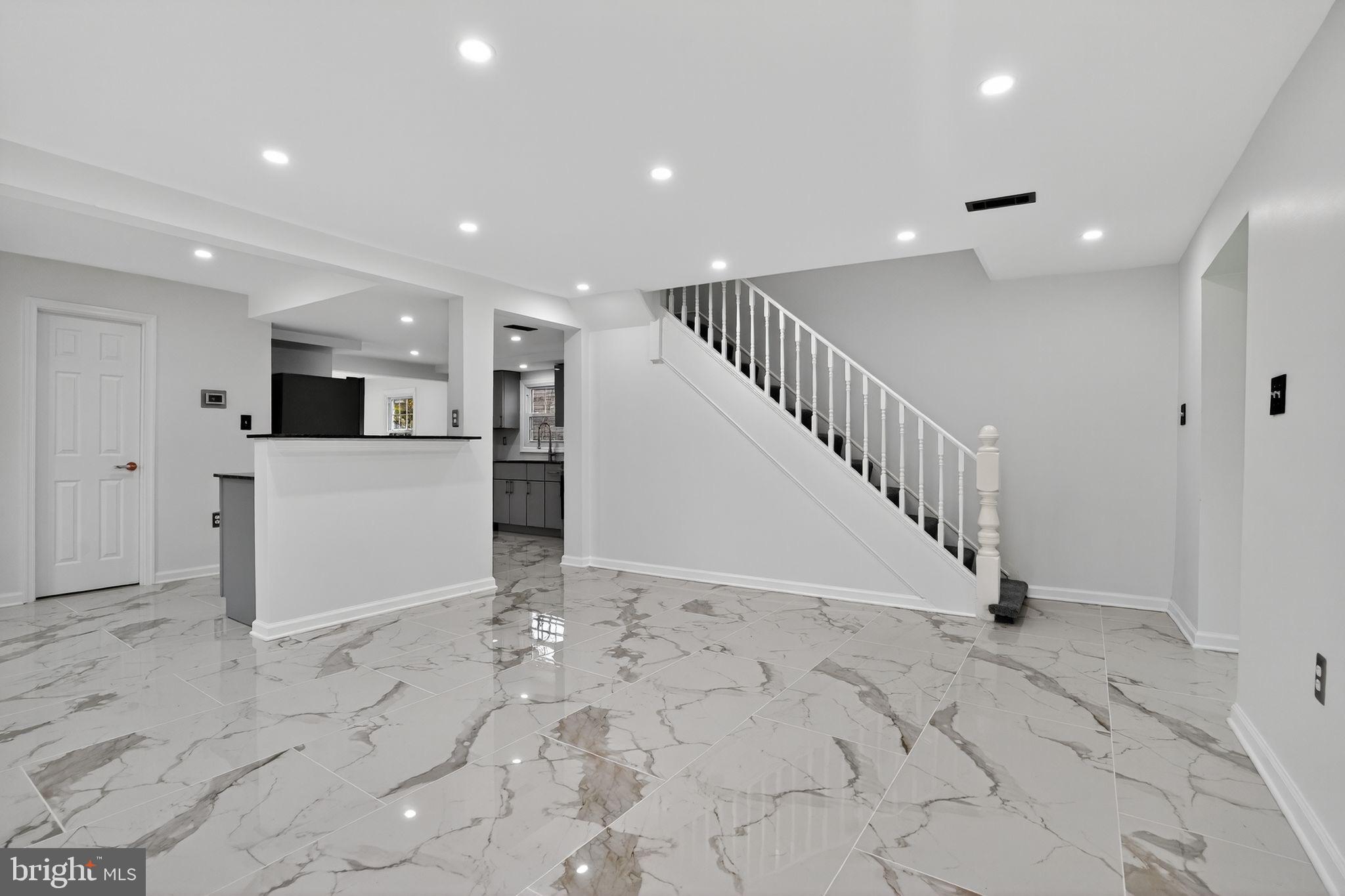 Real estate listing preview #6