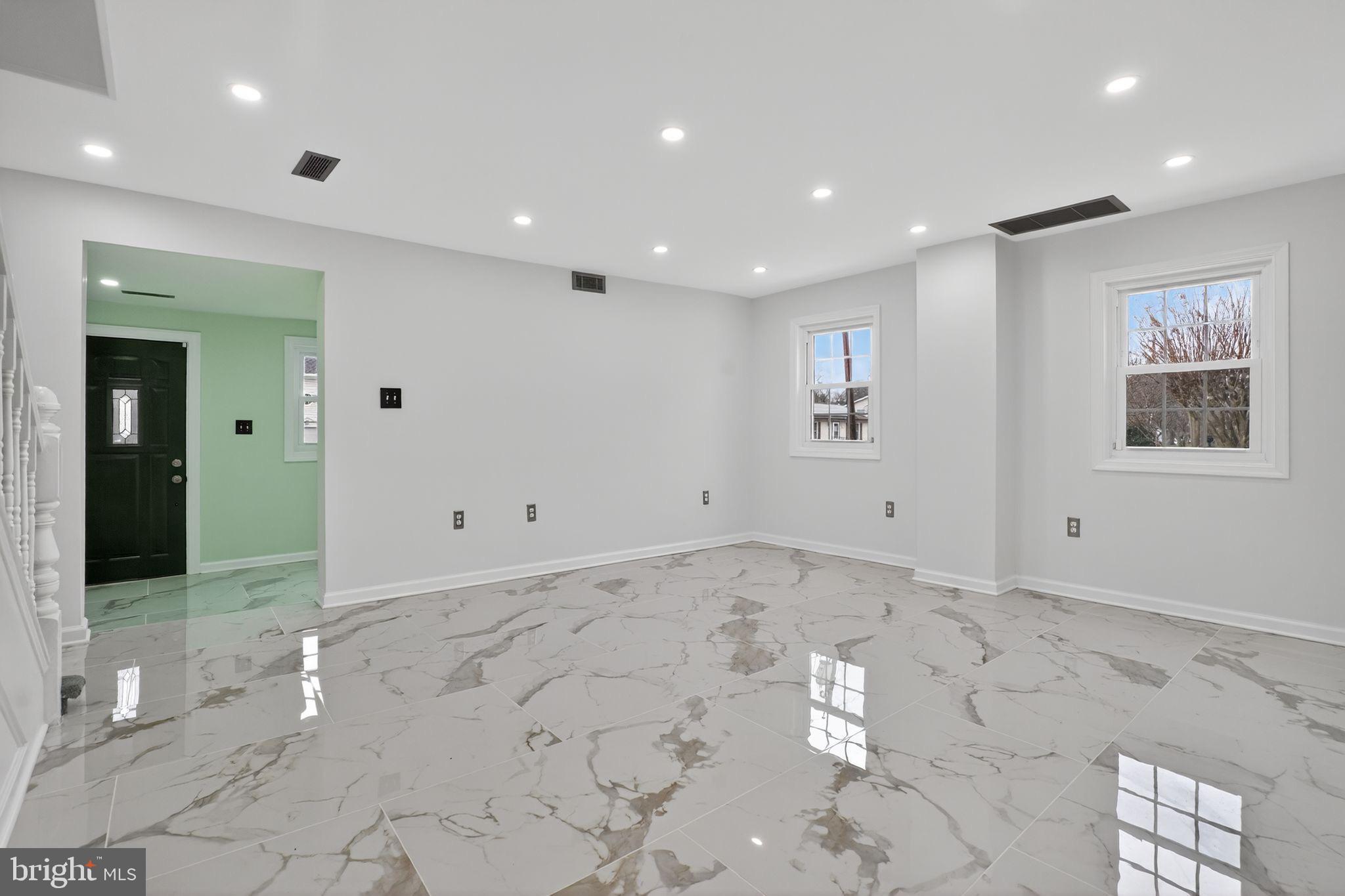 Real estate listing preview #5