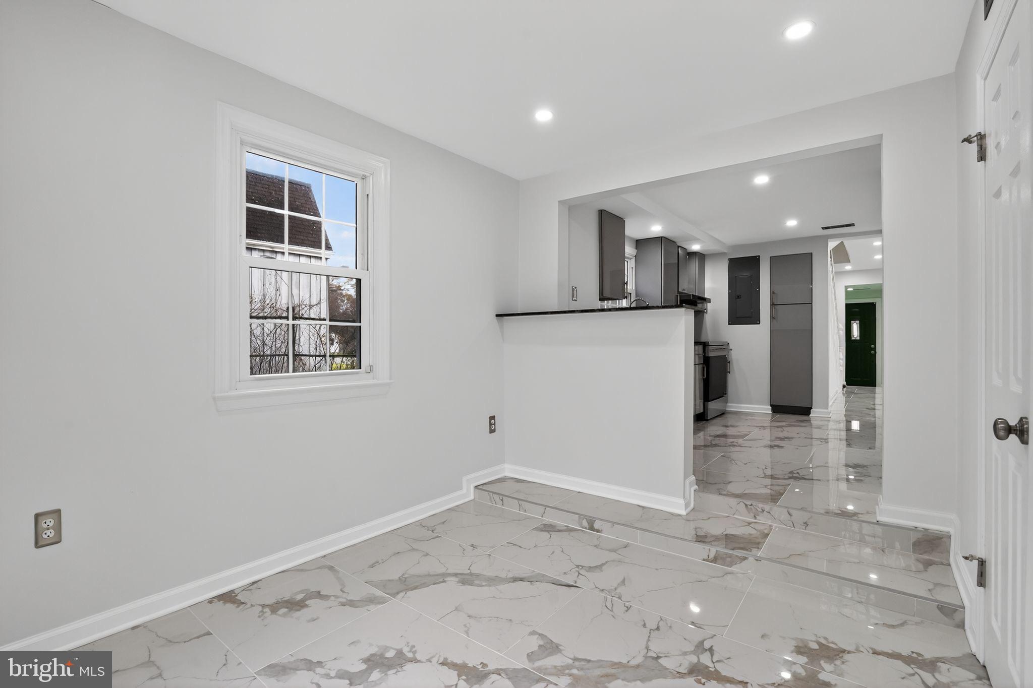 Real estate listing preview #13