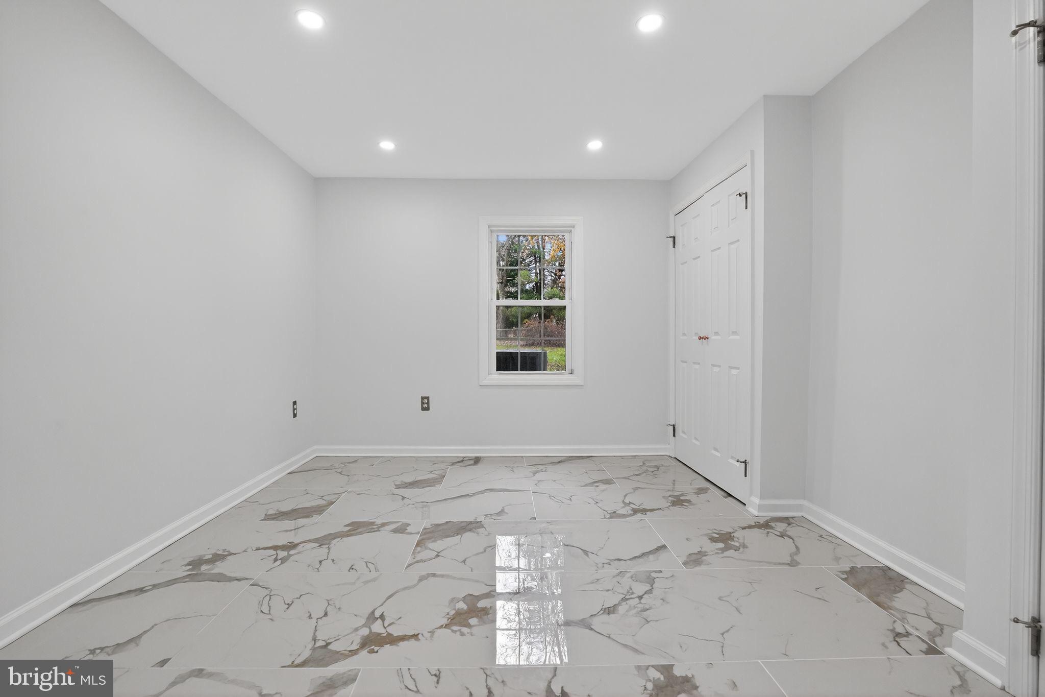 Real estate listing preview #15