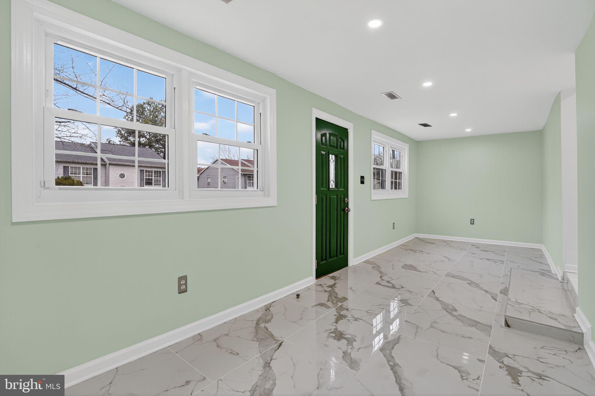 Real estate listing preview #4