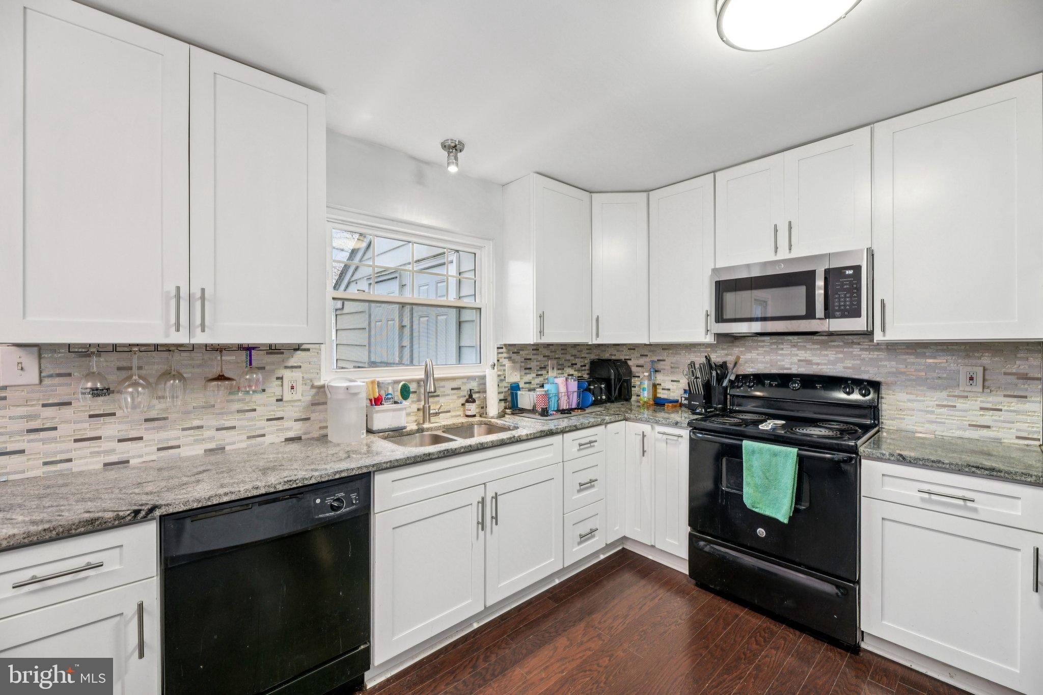 Real estate listing preview #13