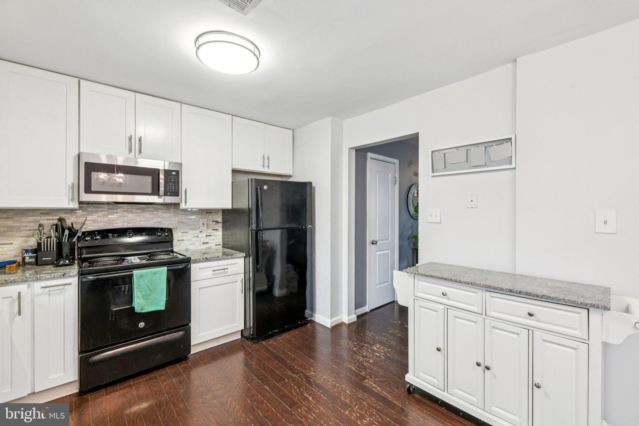 Real estate listing preview #14