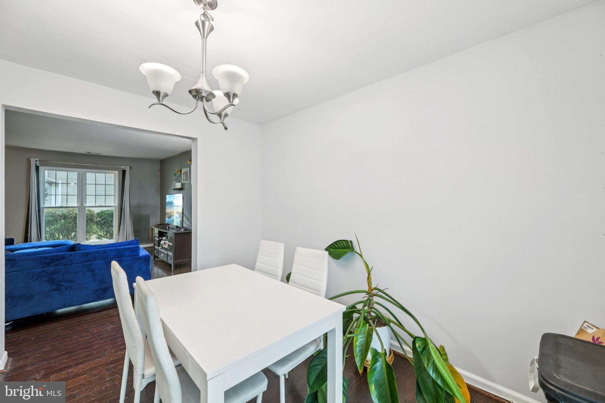 Real estate listing preview #8