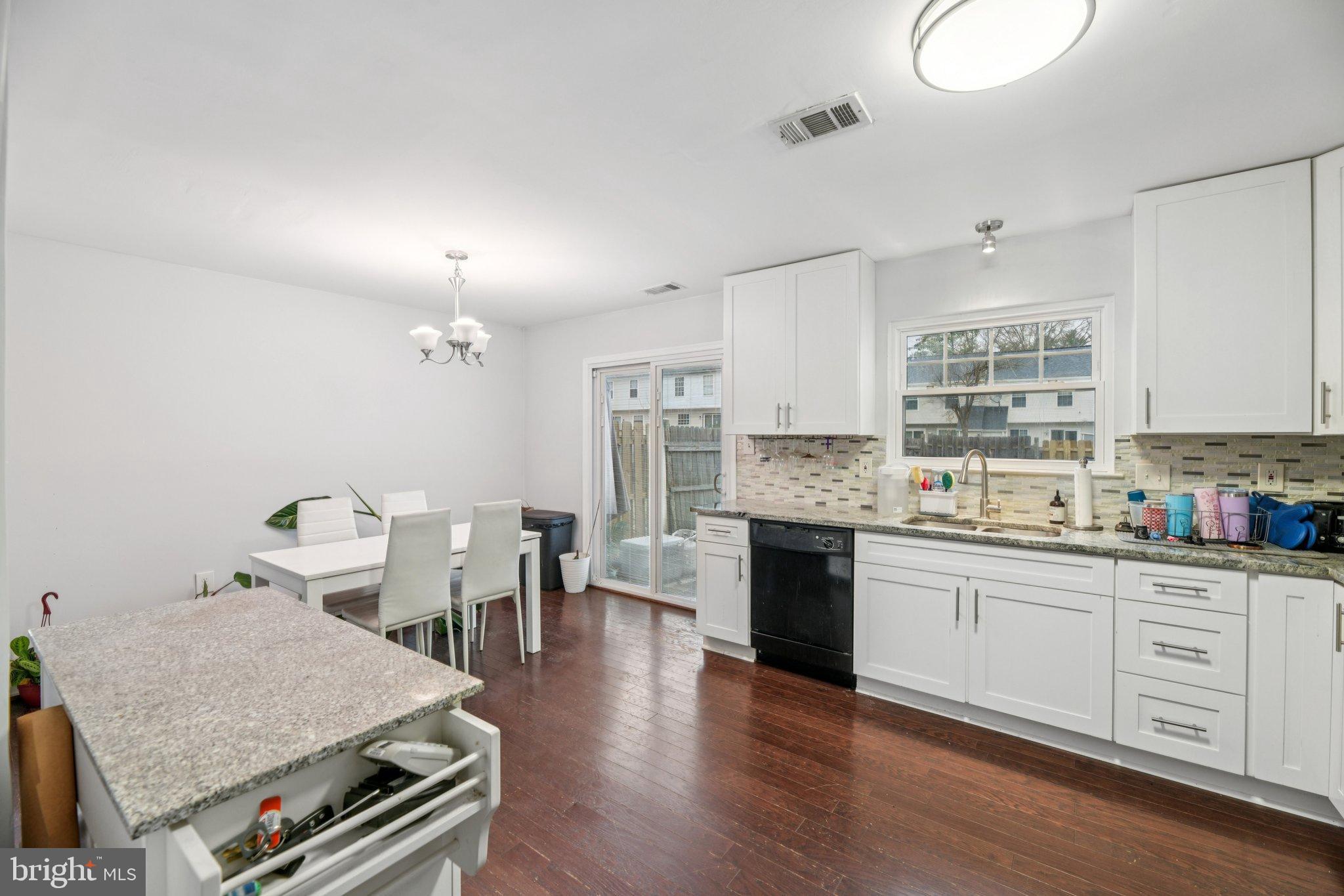 Real estate listing preview #15