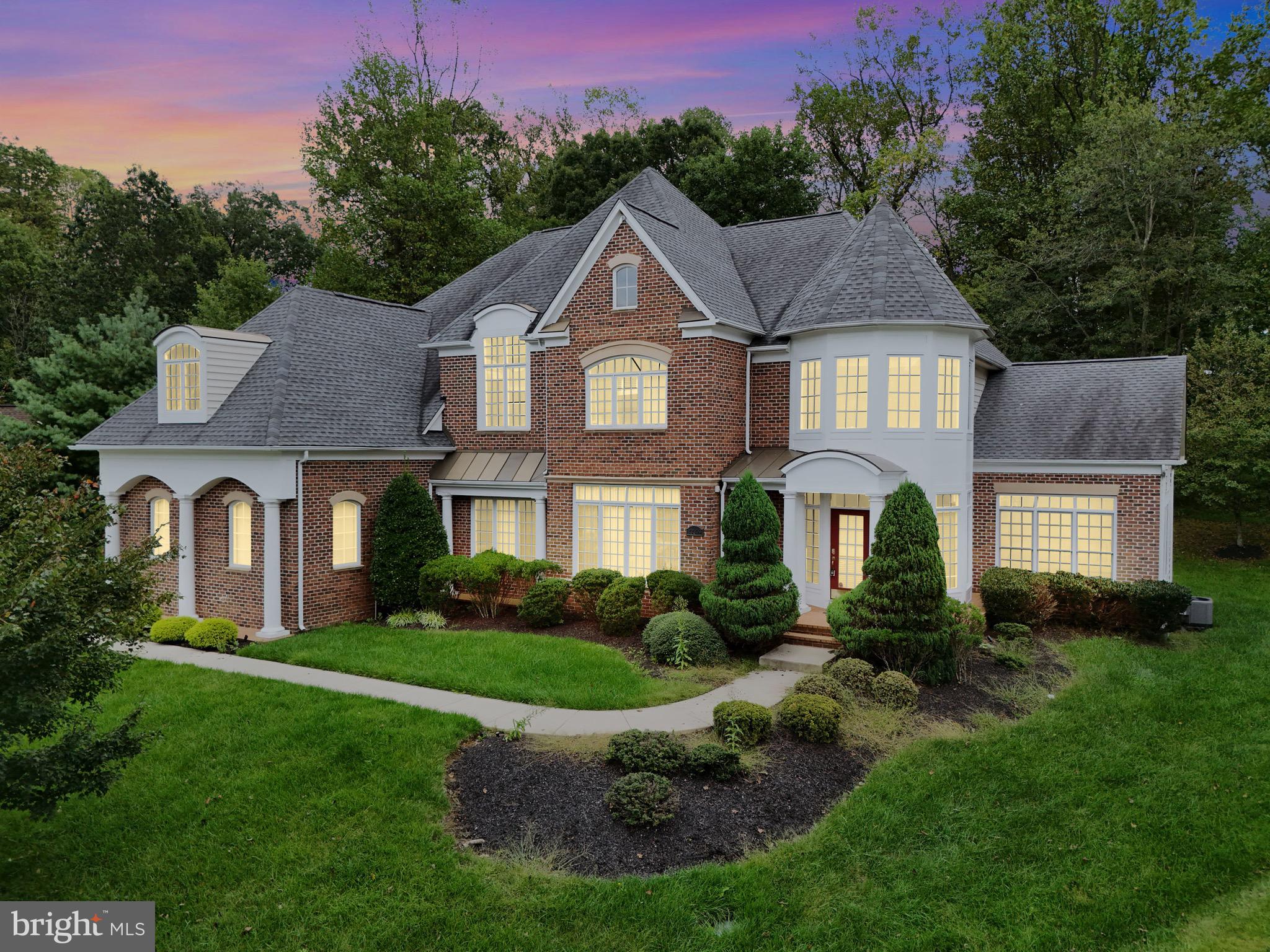 Real estate listing preview #2