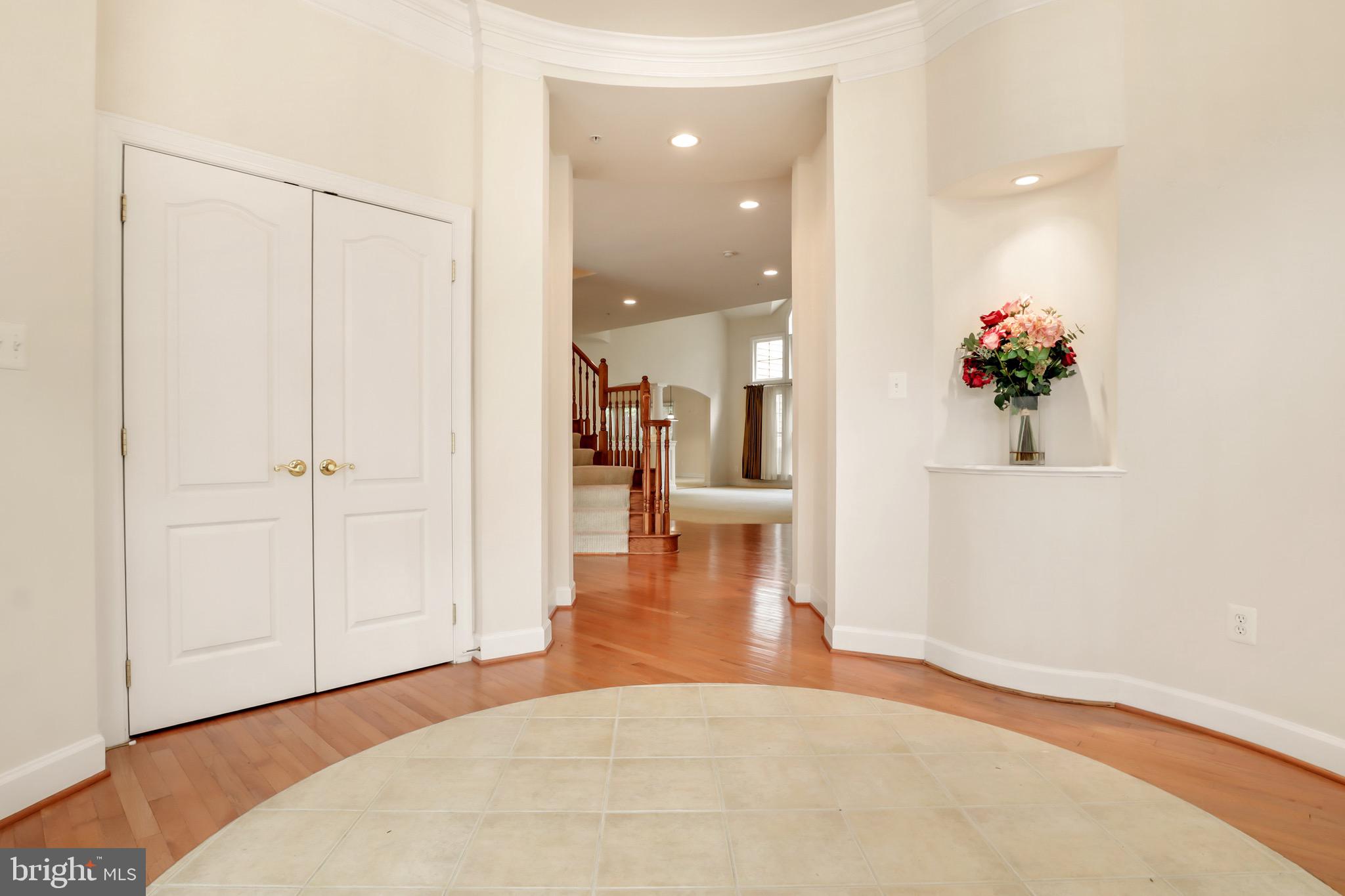 Real estate listing preview #6