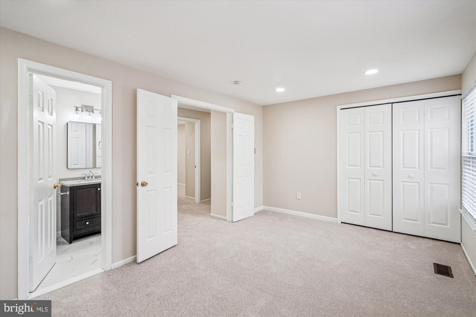 Real estate listing preview #18