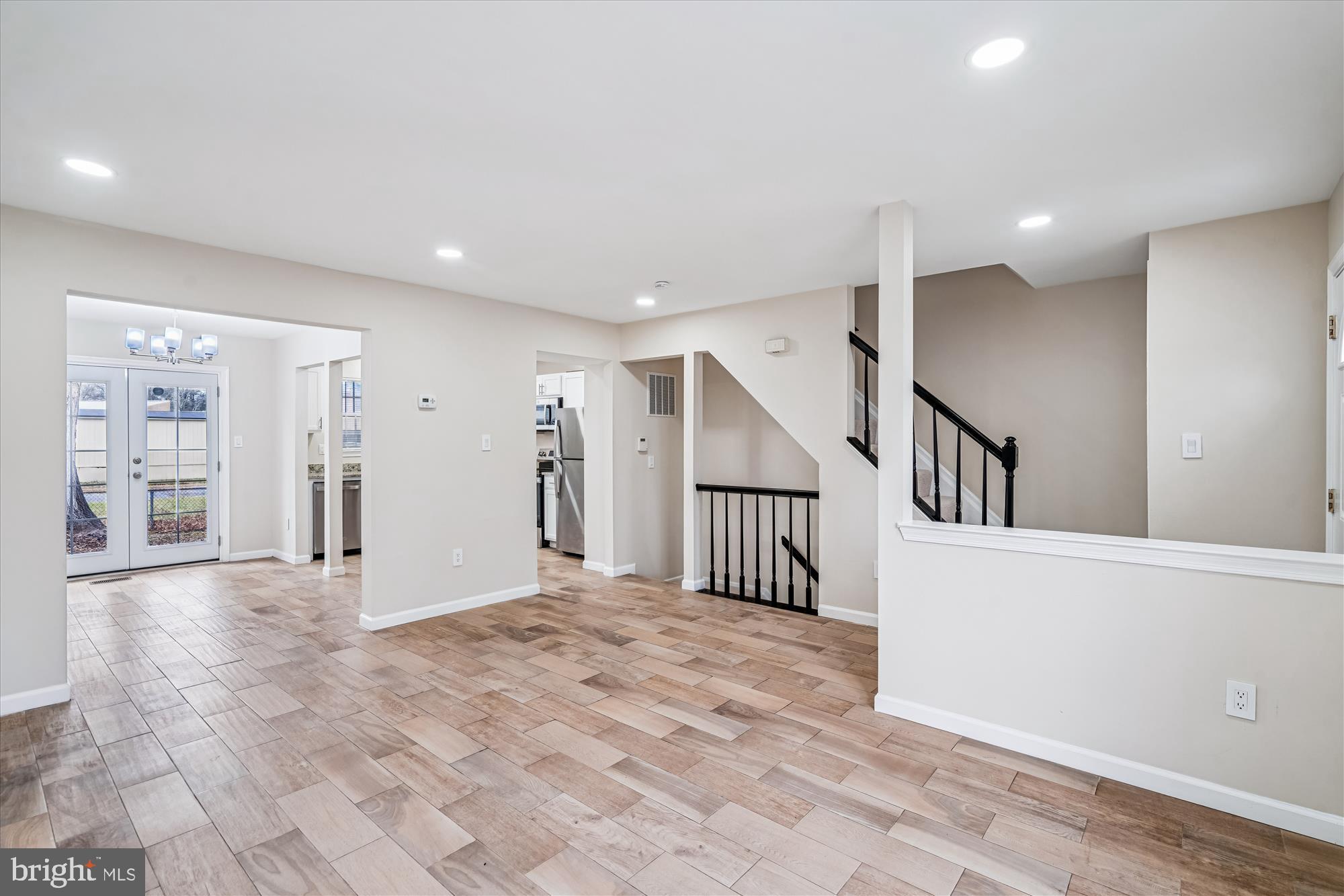 Real estate listing preview #8