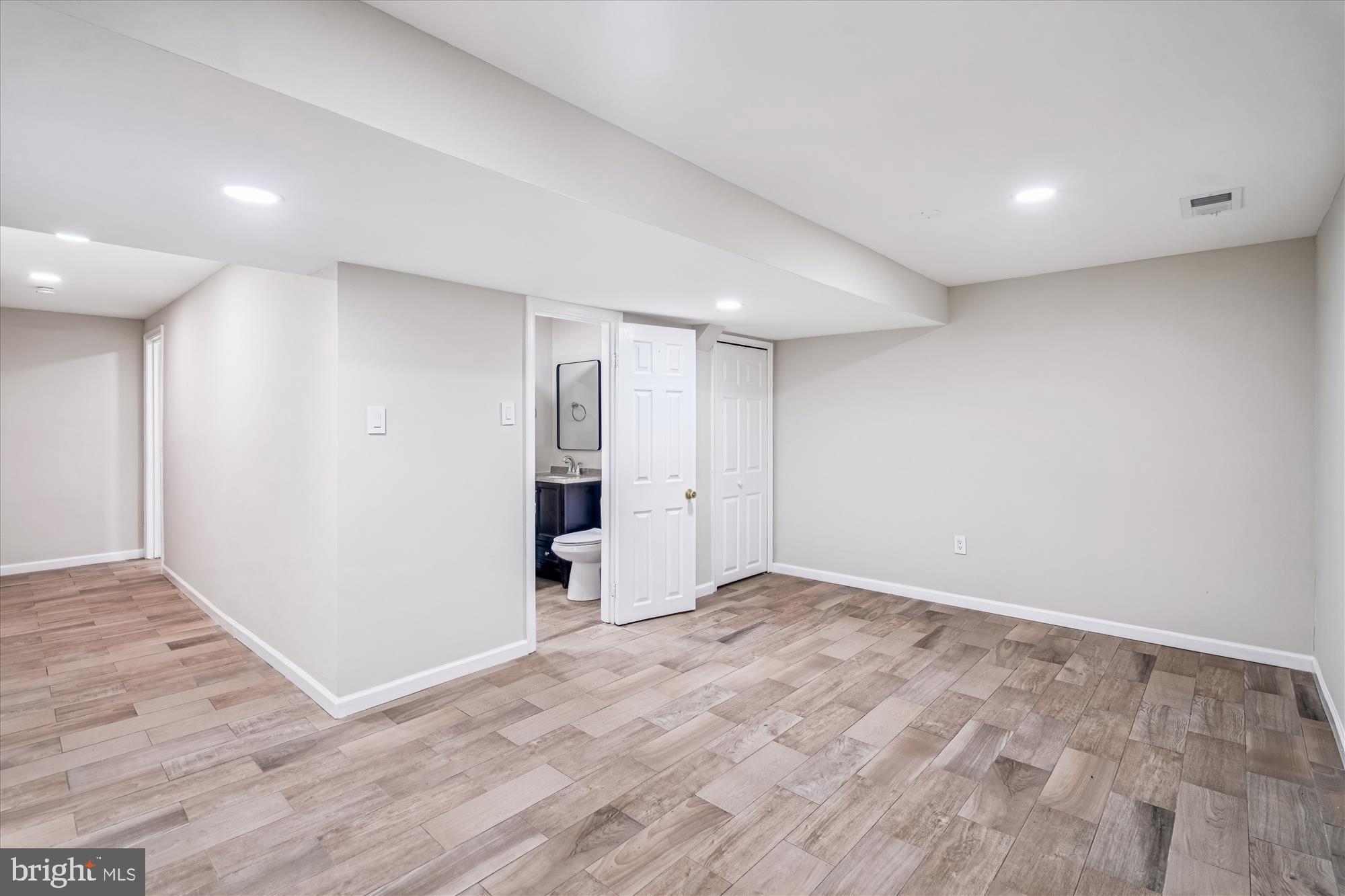 Real estate listing preview #25