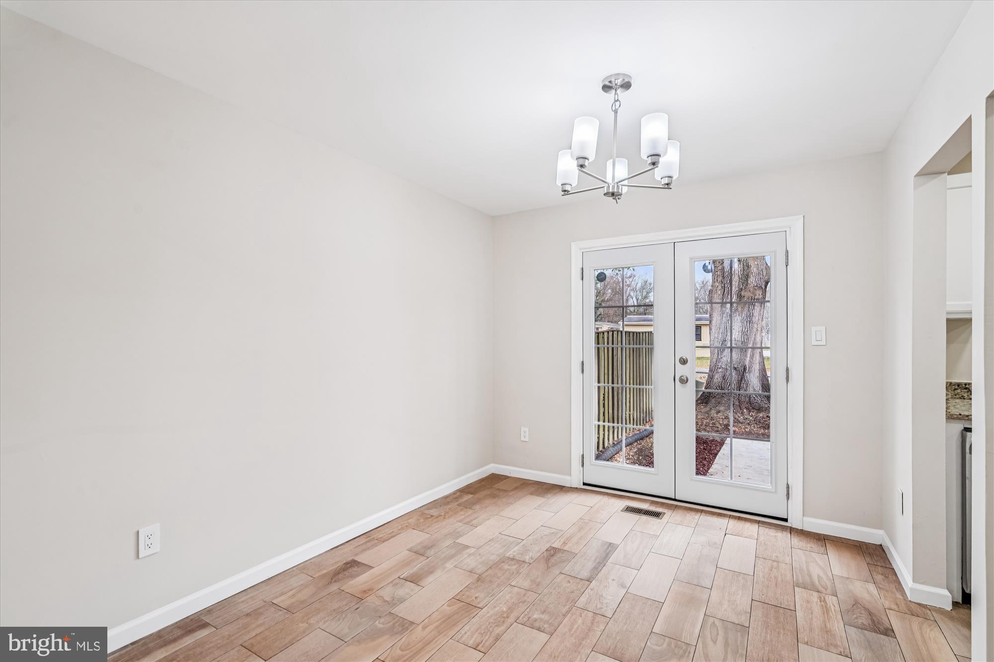 Real estate listing preview #9