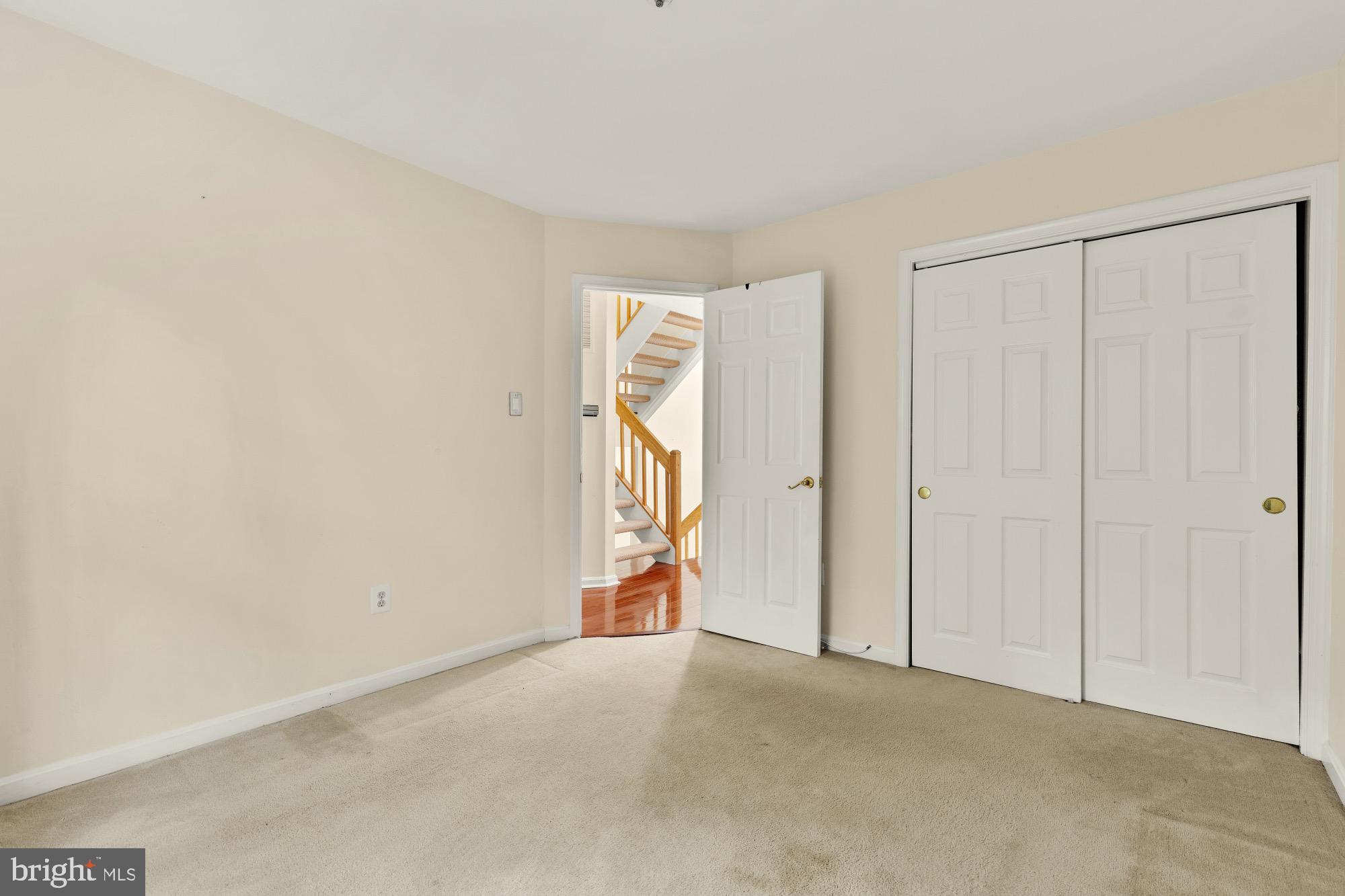 Real estate listing preview #24