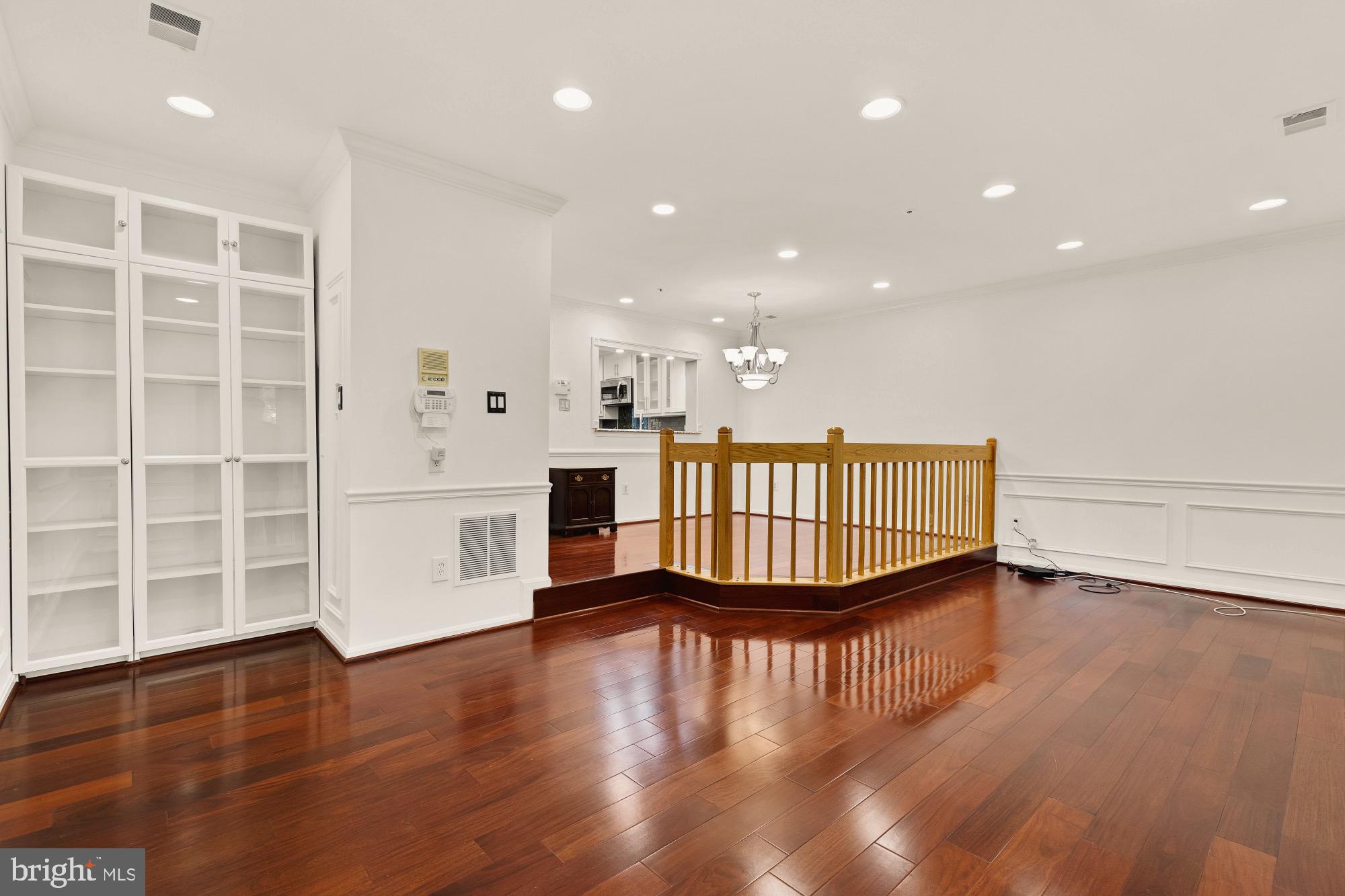 Real estate listing preview #15