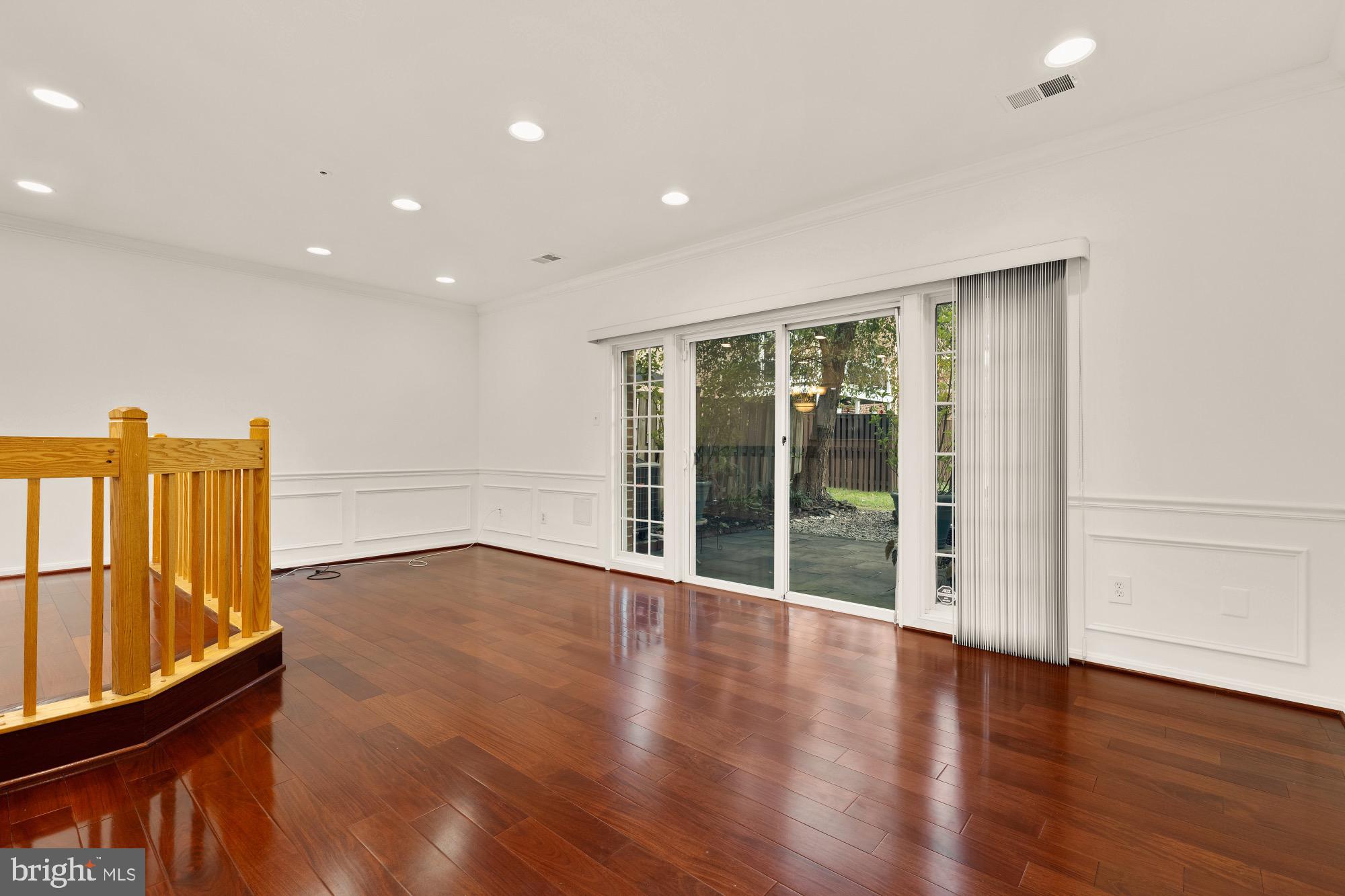 Real estate listing preview #14