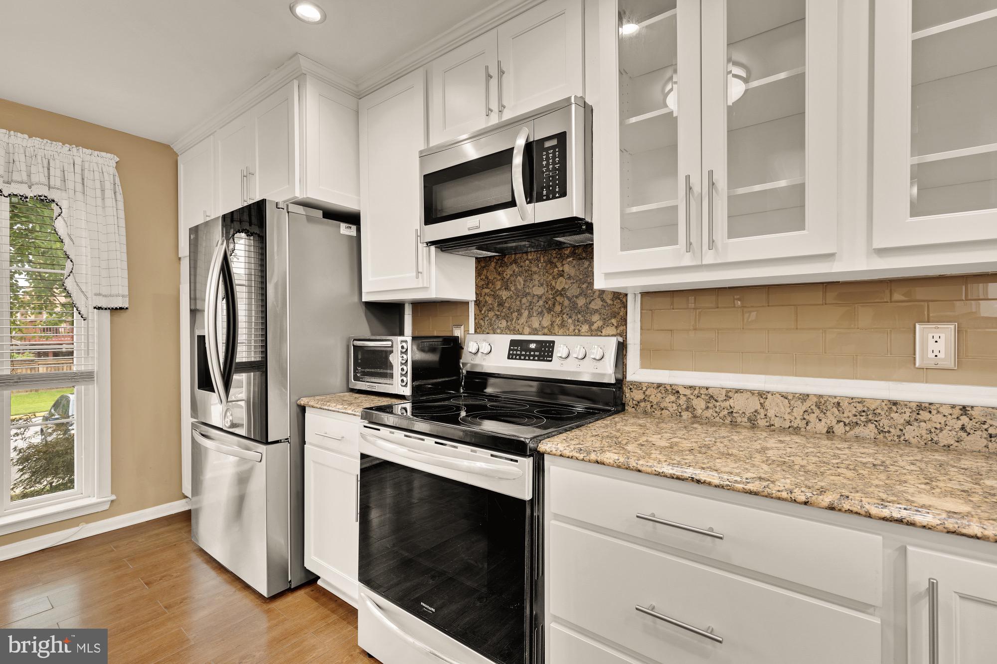 Real estate listing preview #6