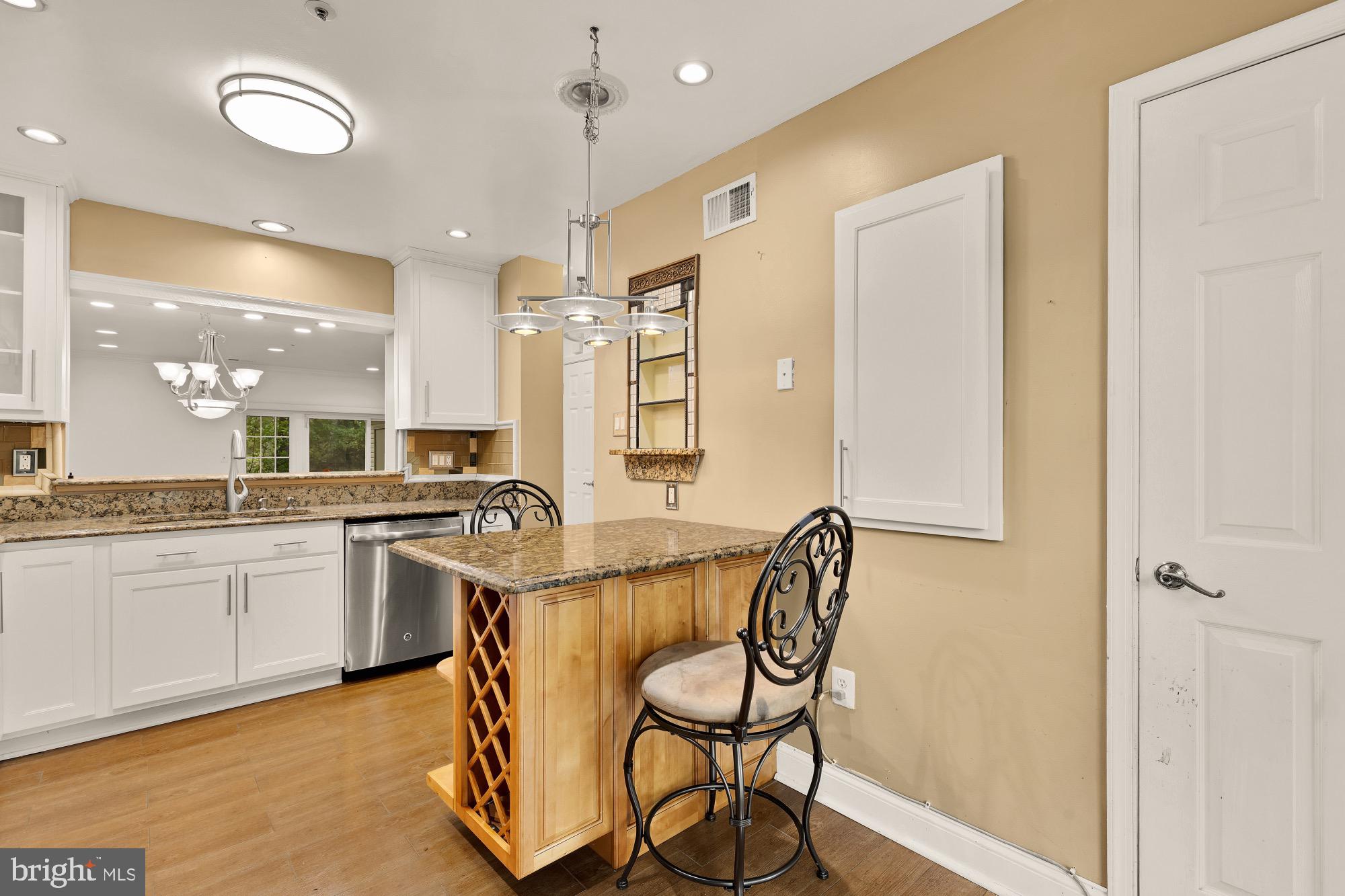 Real estate listing preview #8