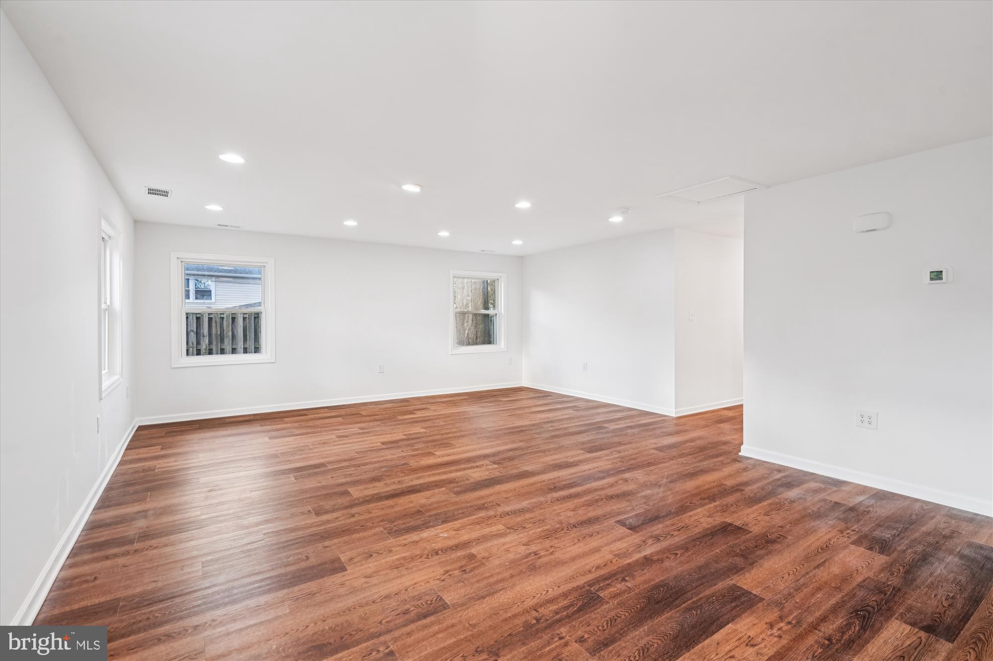 Real estate listing preview #12