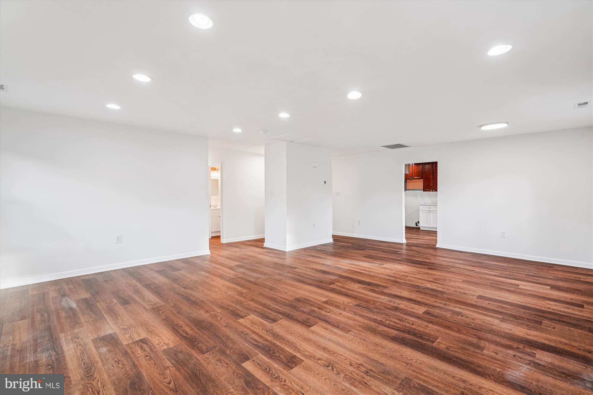 Real estate listing preview #13